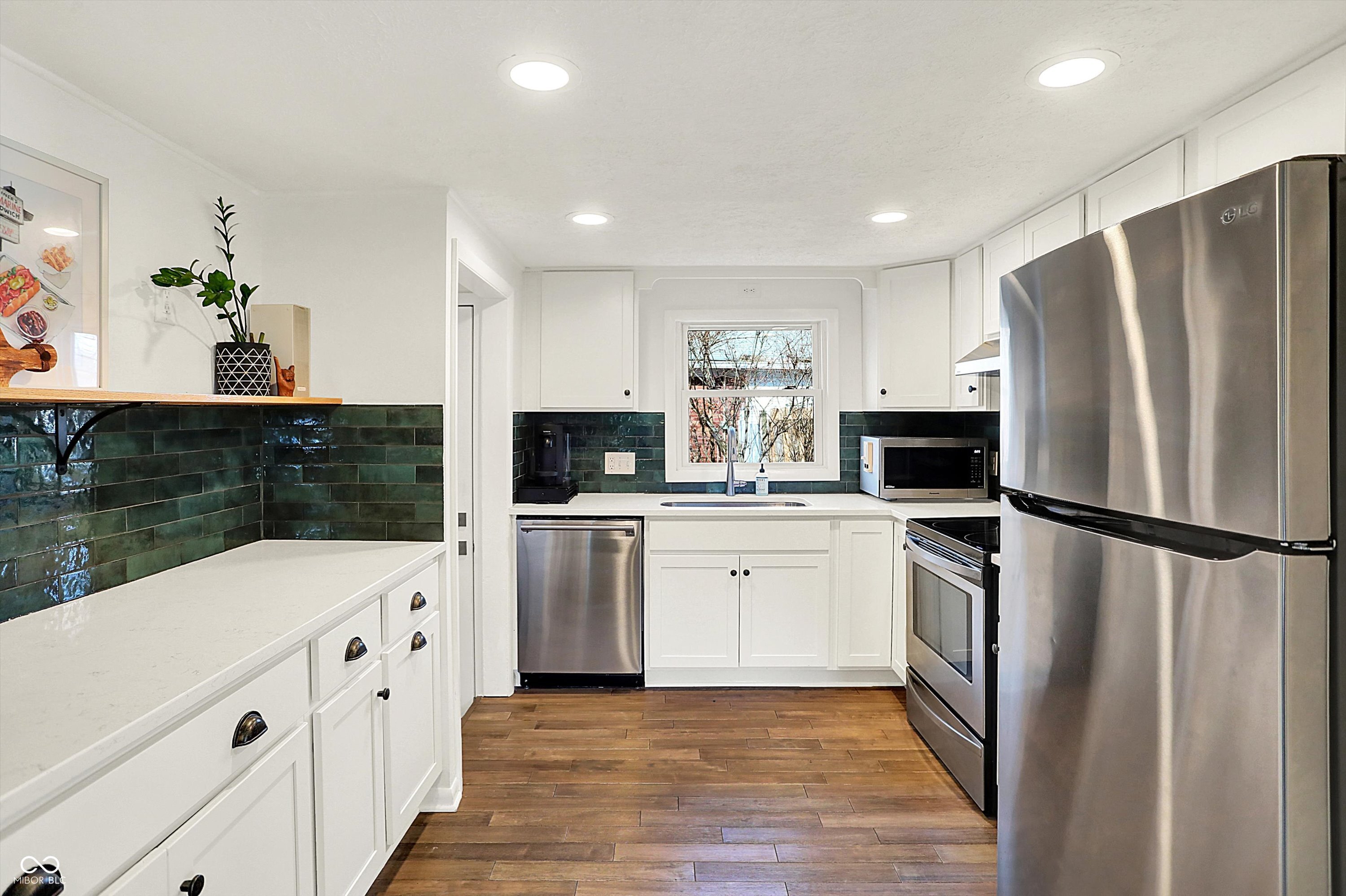 129 N Sadlier Drive