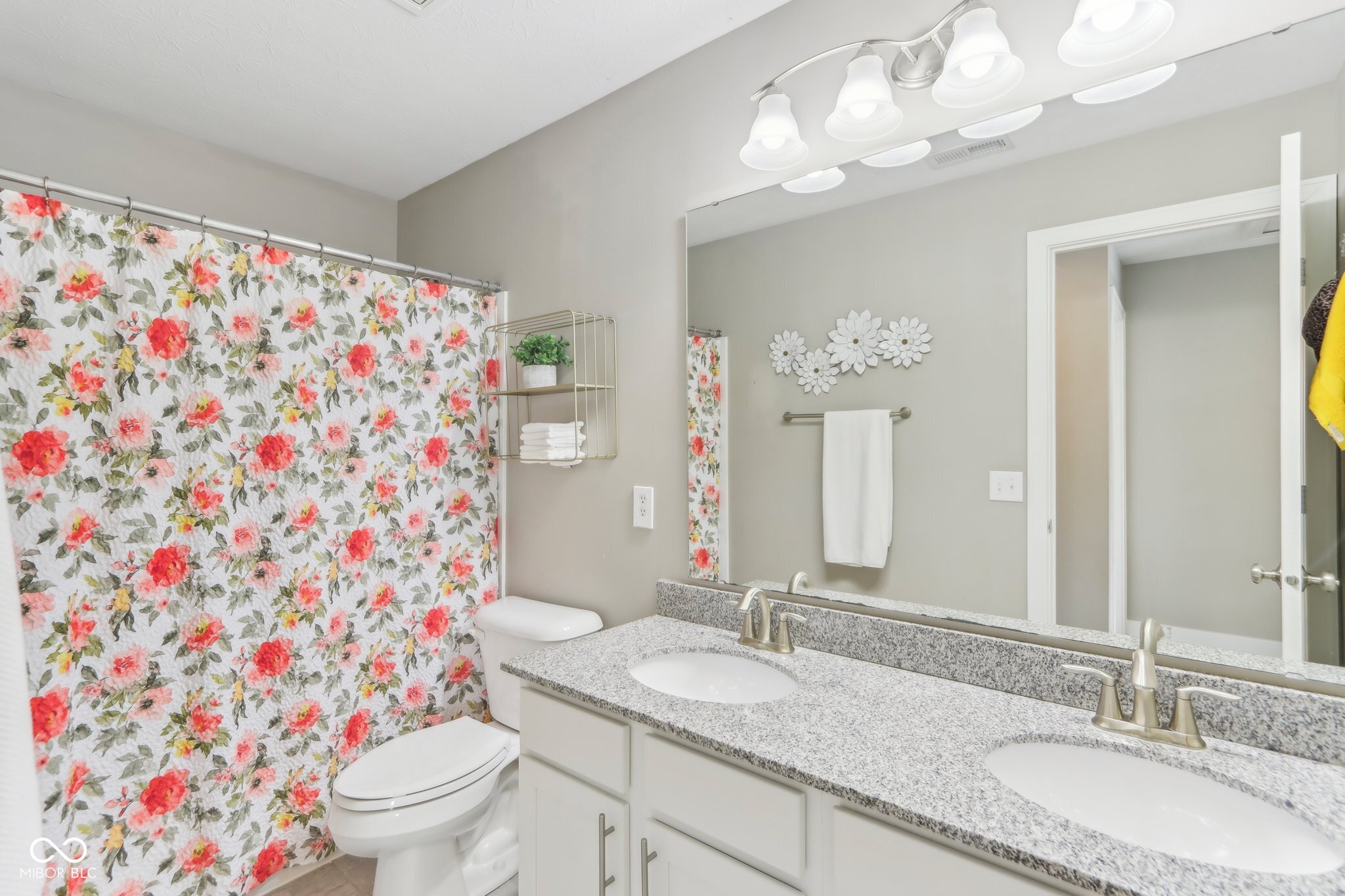 5528 Cottage Grove Lane