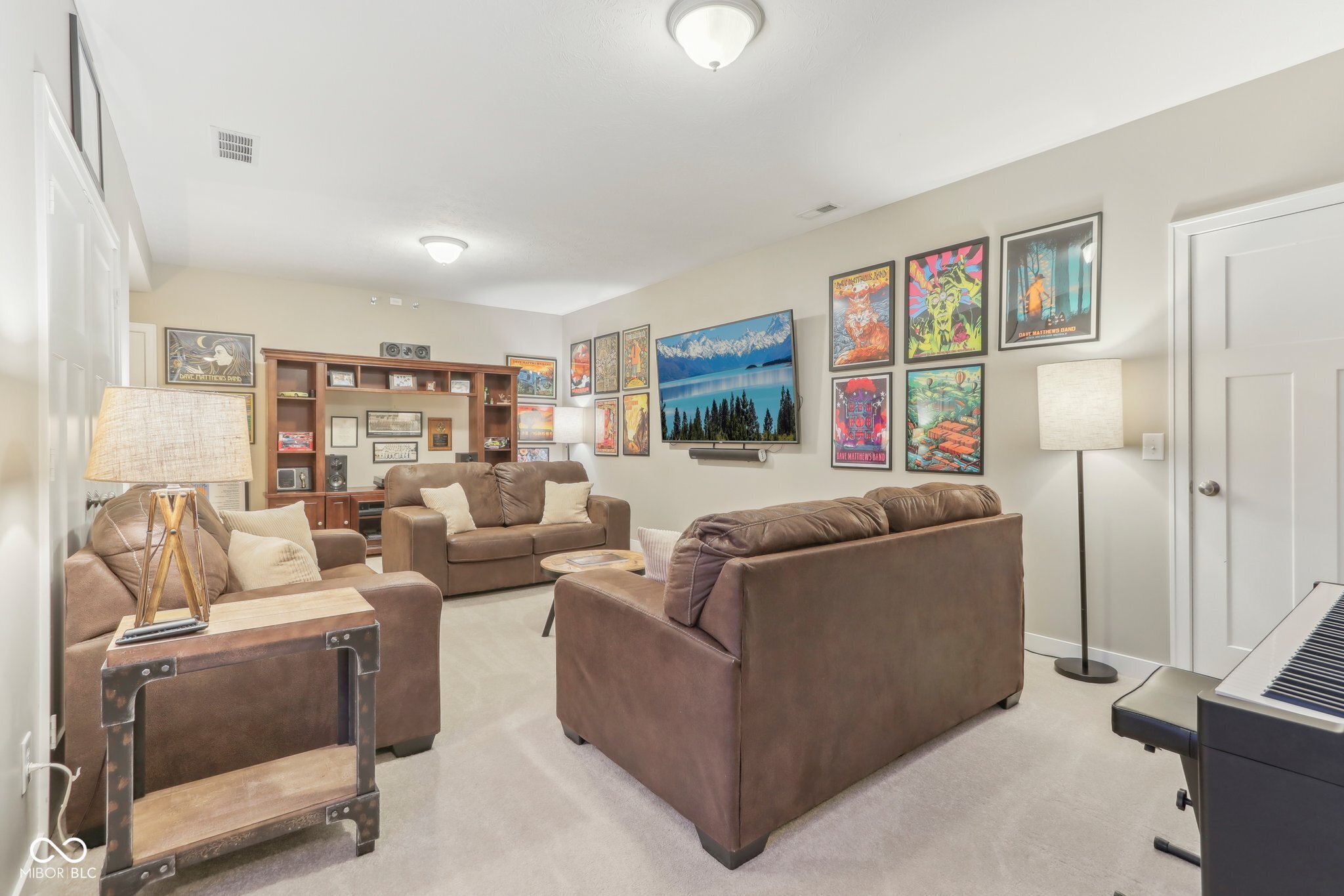 5528 Cottage Grove Lane