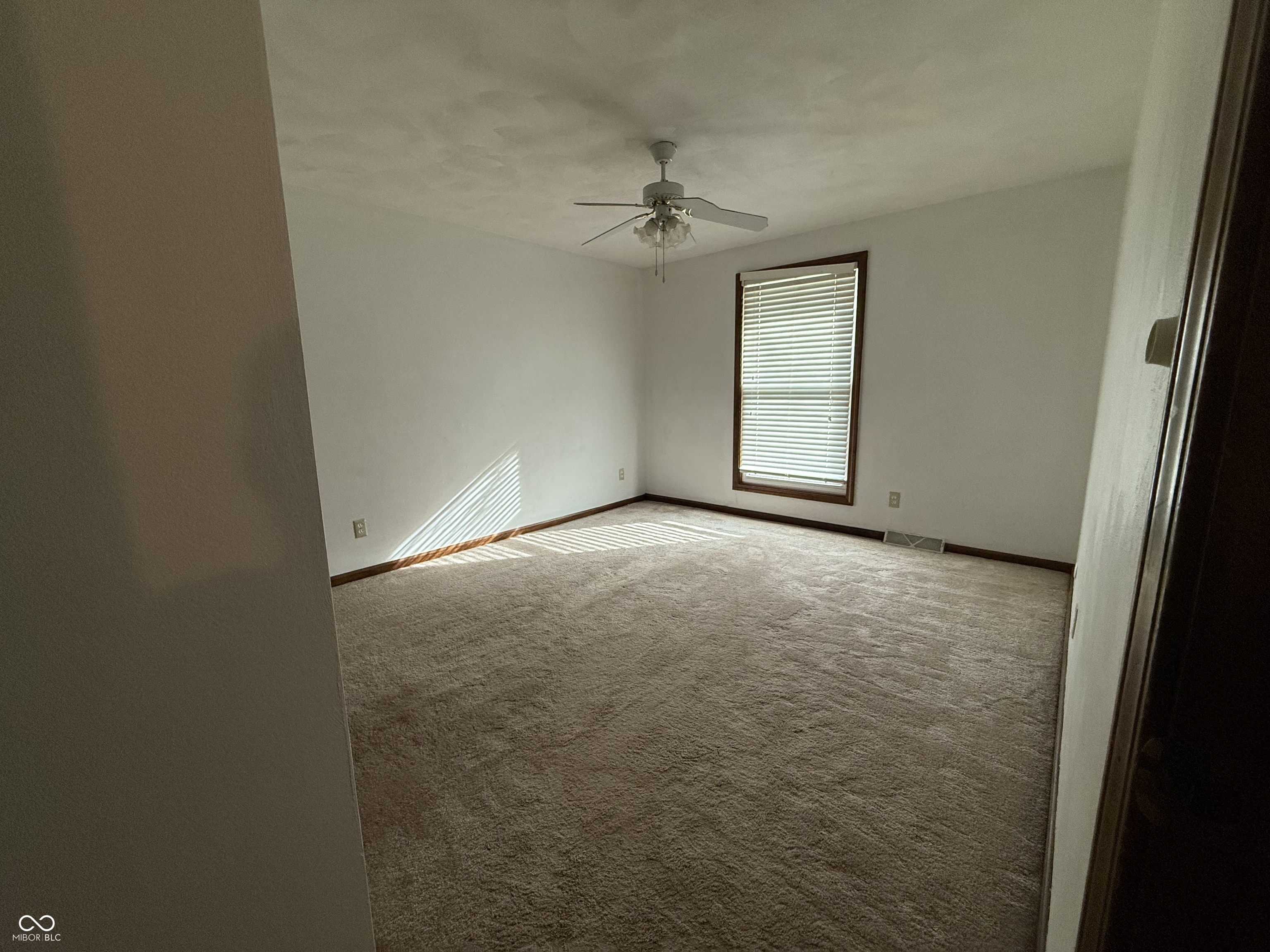 806 Country Lane