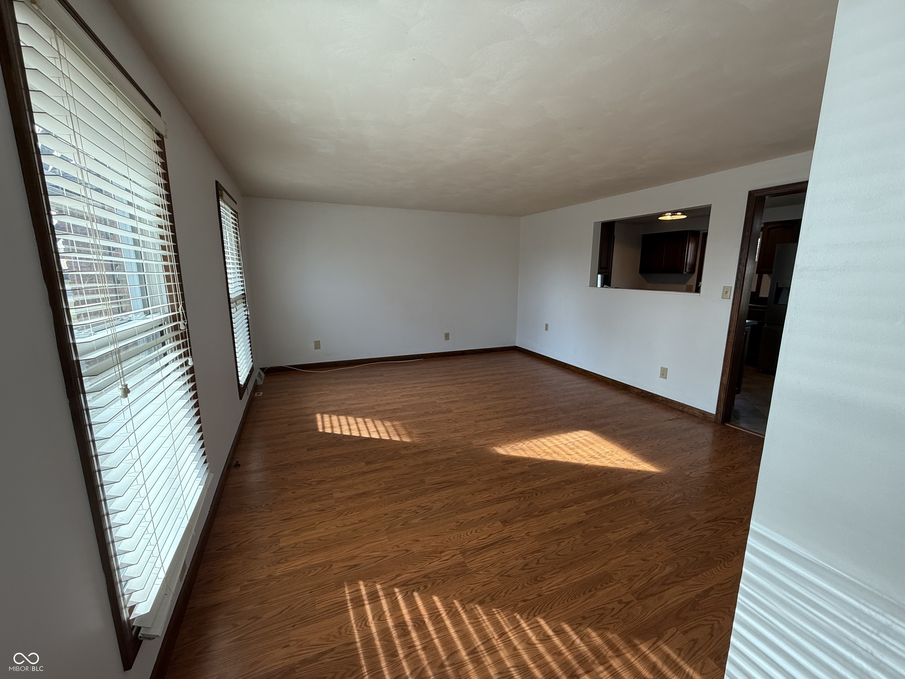 806 Country Lane
