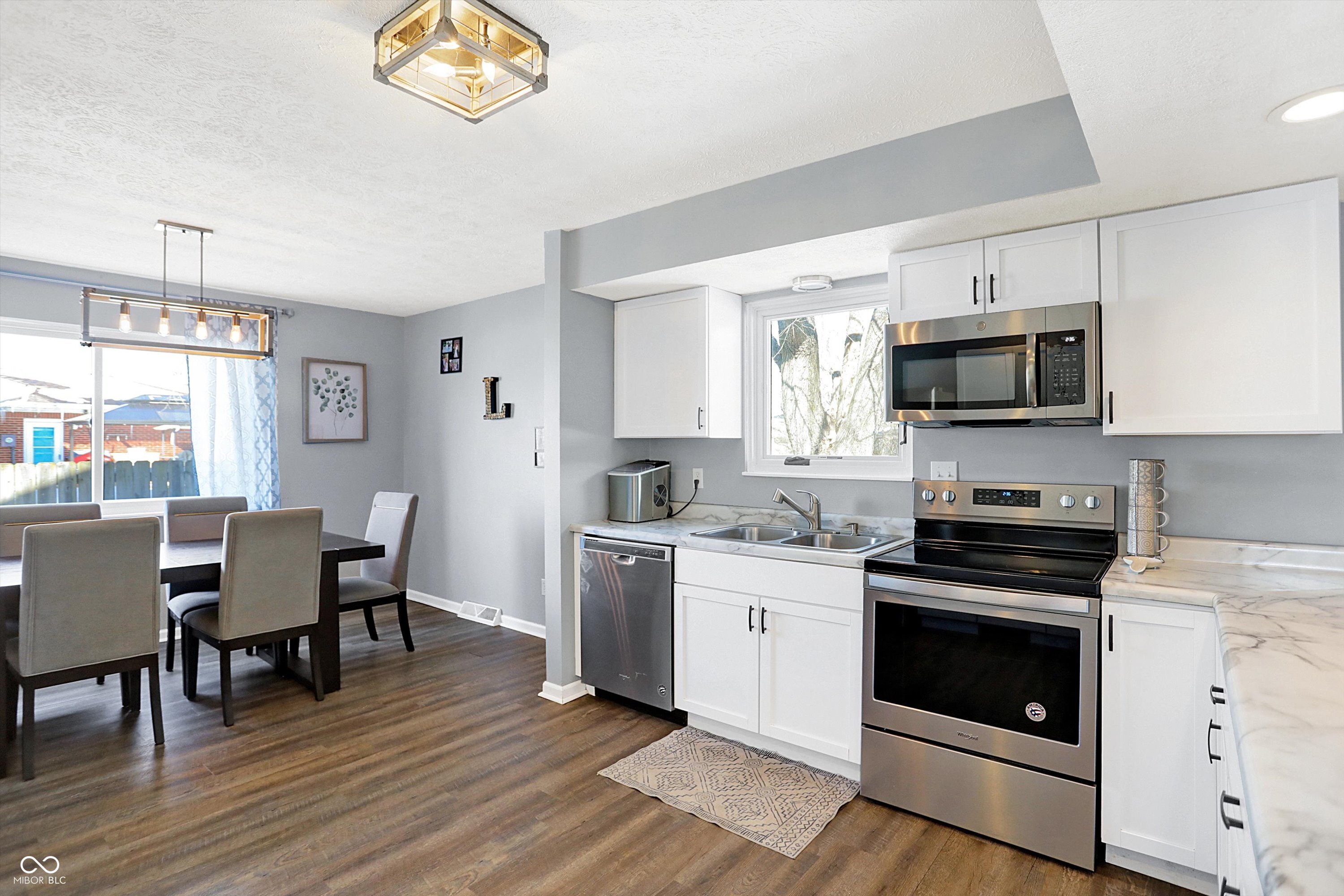 4925 Royal Orbit Court
