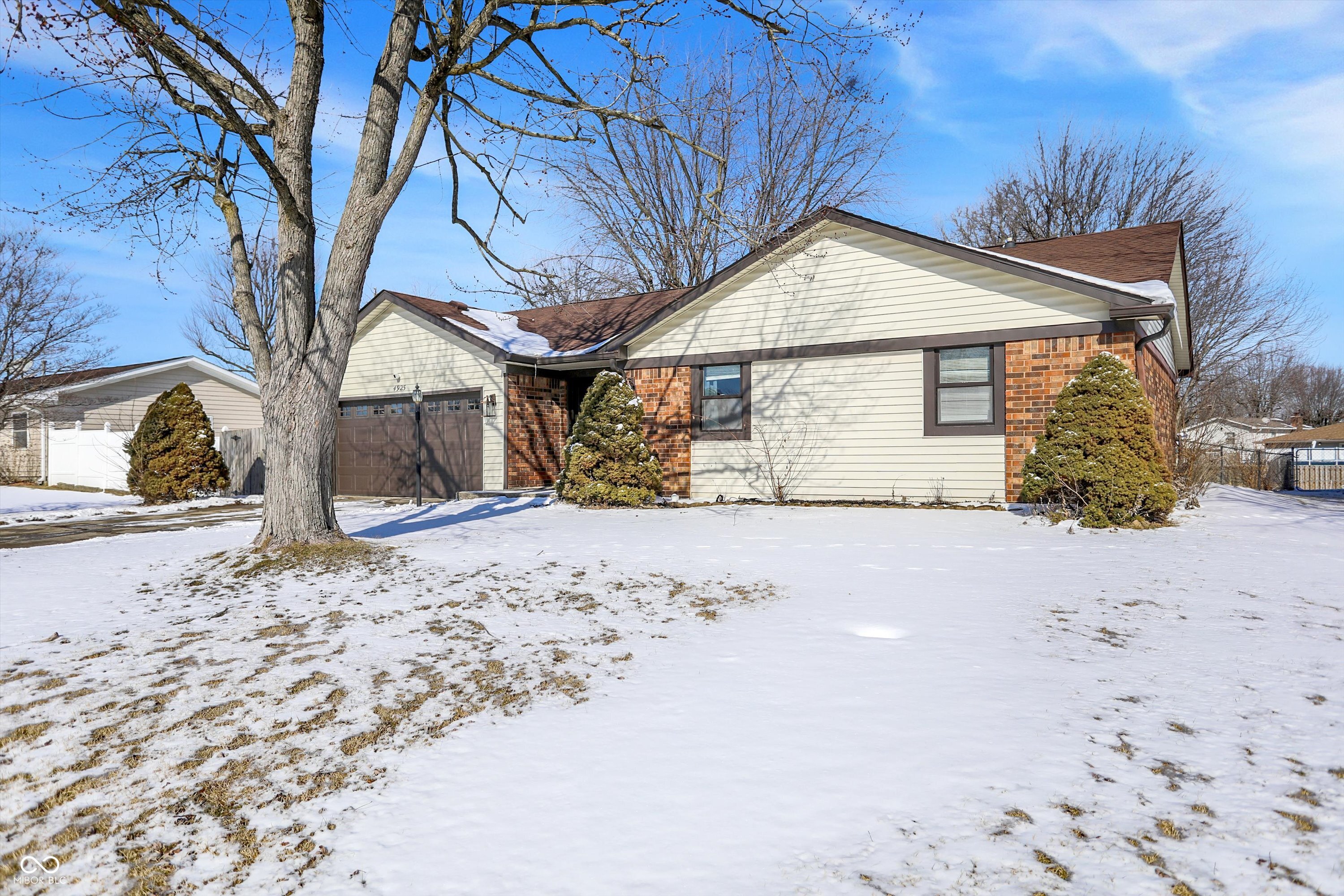 4925 Royal Orbit Court