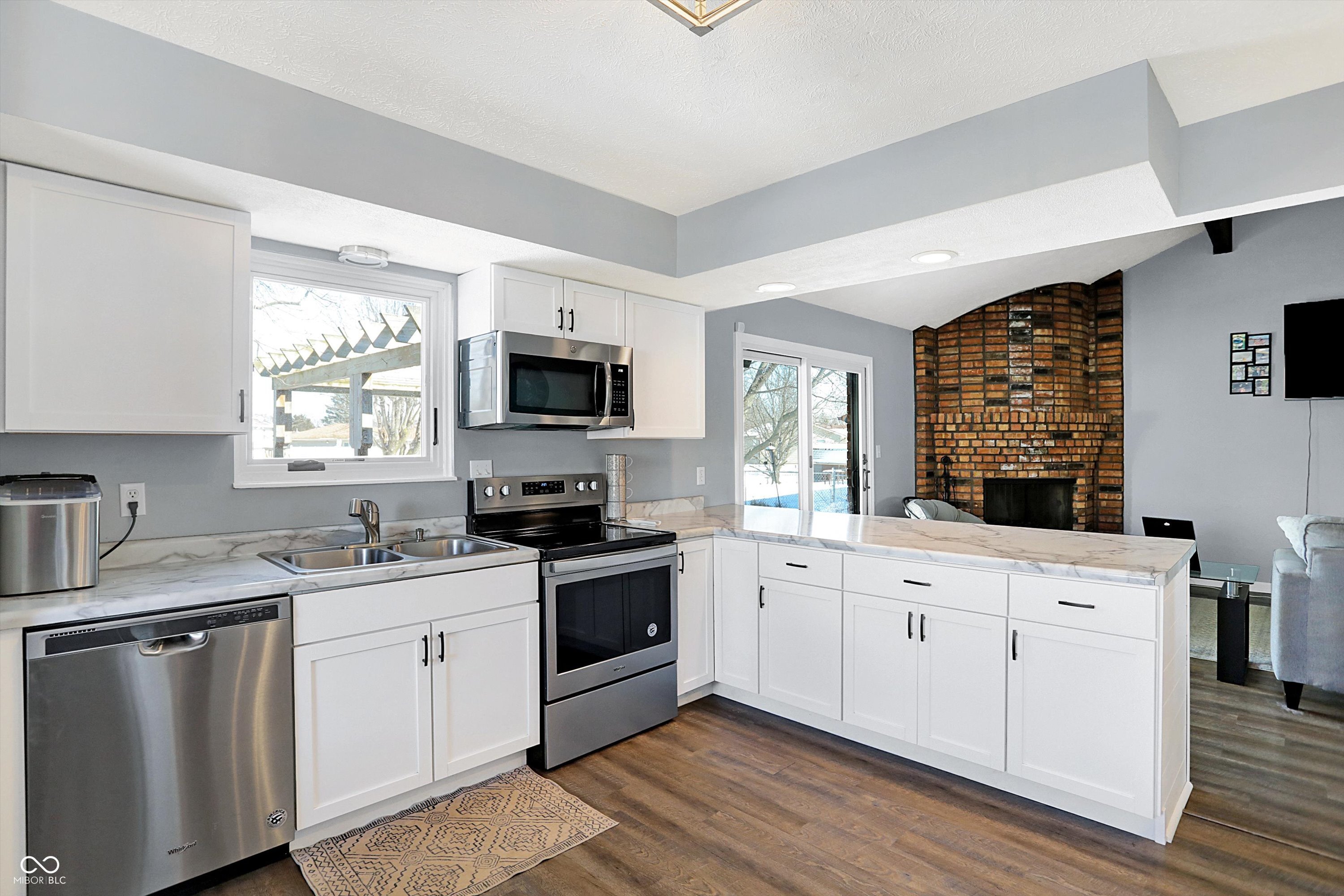 4925 Royal Orbit Court