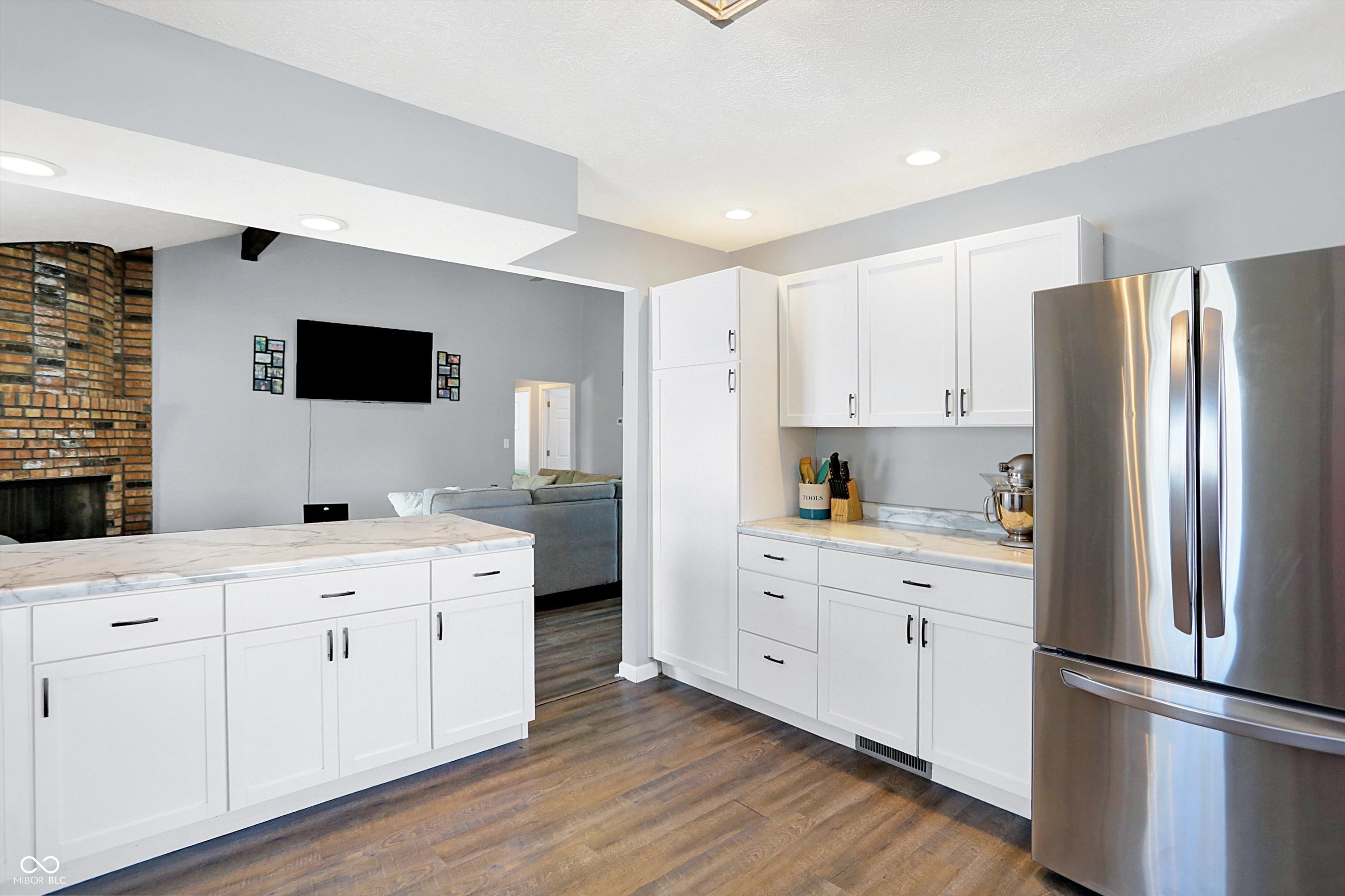 4925 Royal Orbit Court