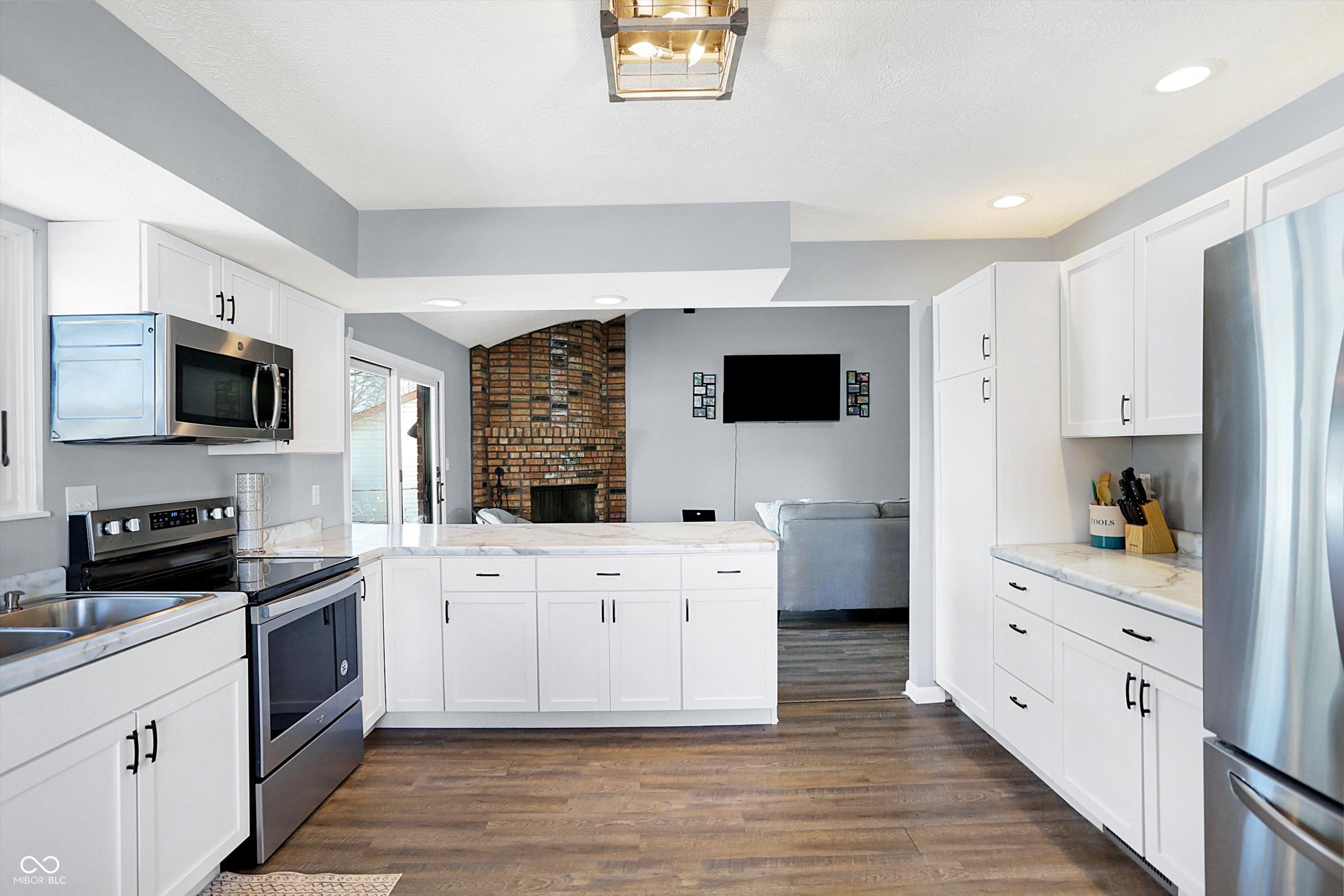 4925 Royal Orbit Court
