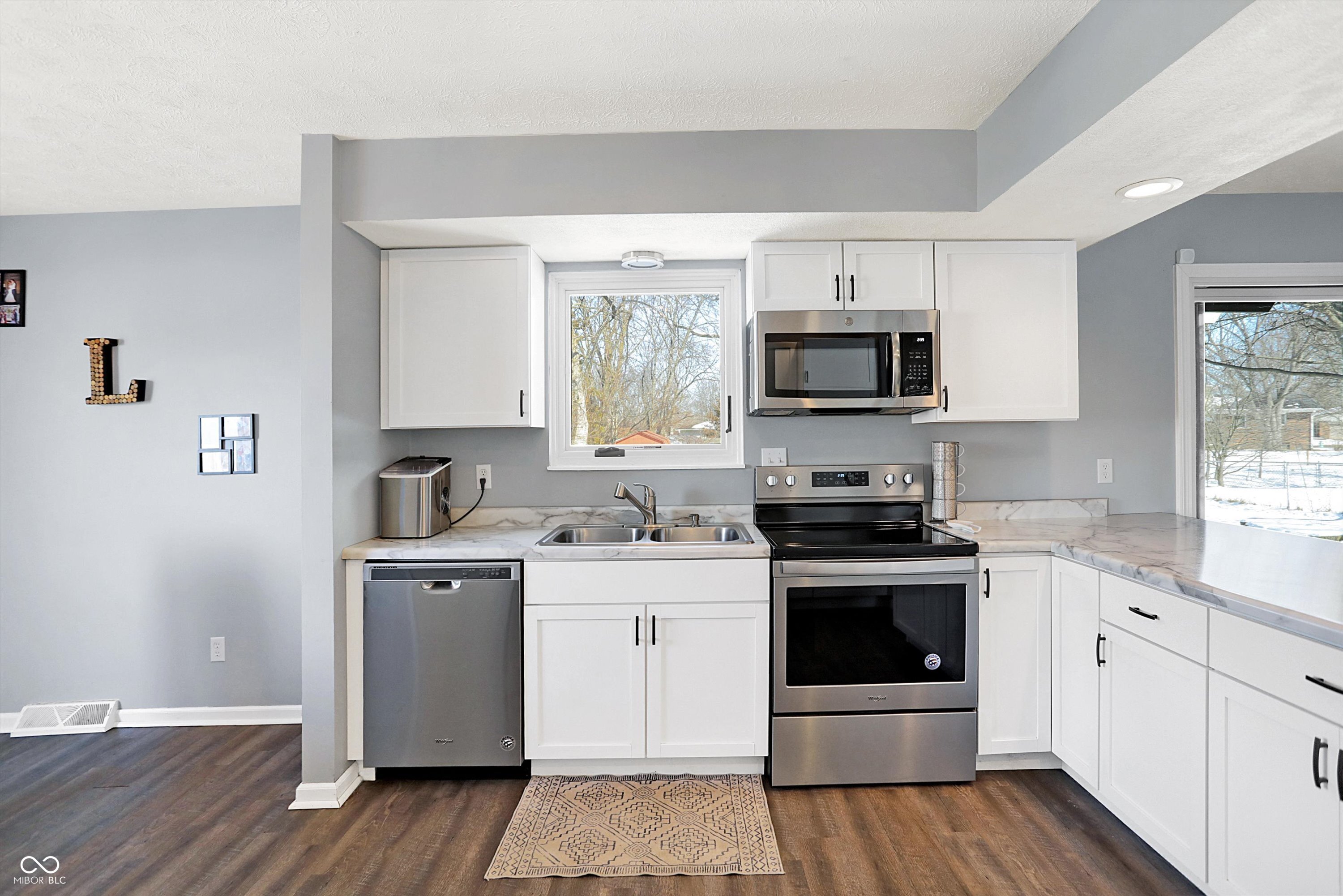 4925 Royal Orbit Court