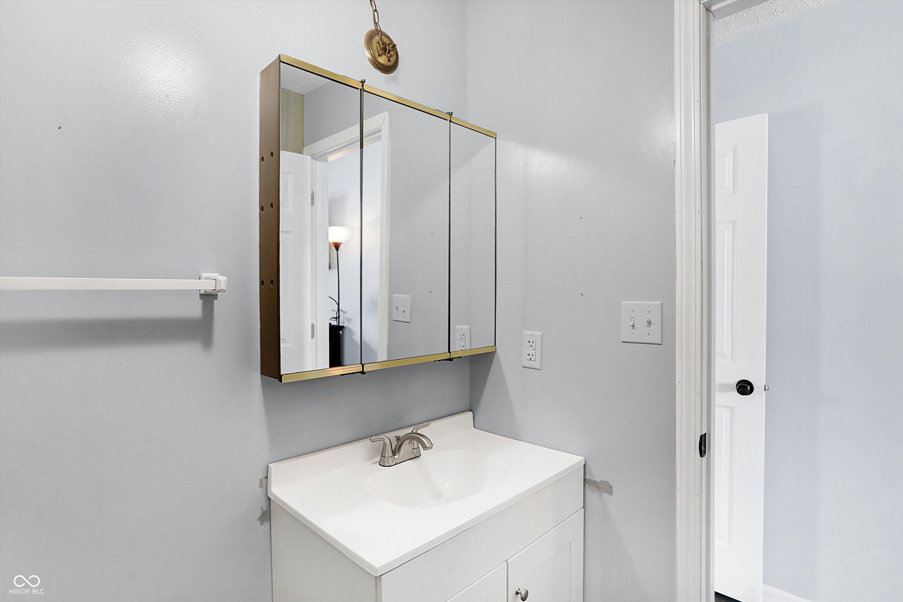 4925 Royal Orbit Court