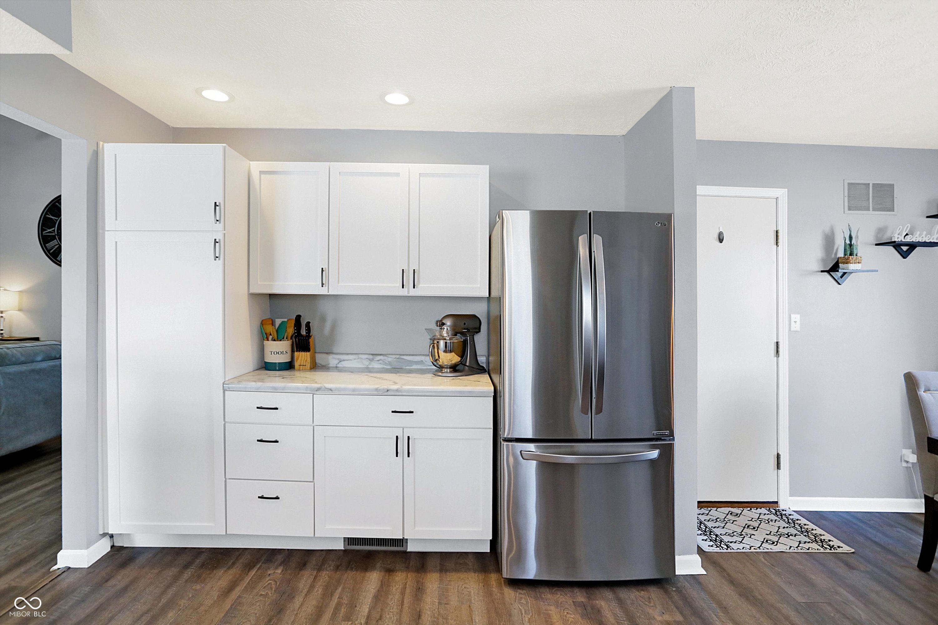 4925 Royal Orbit Court