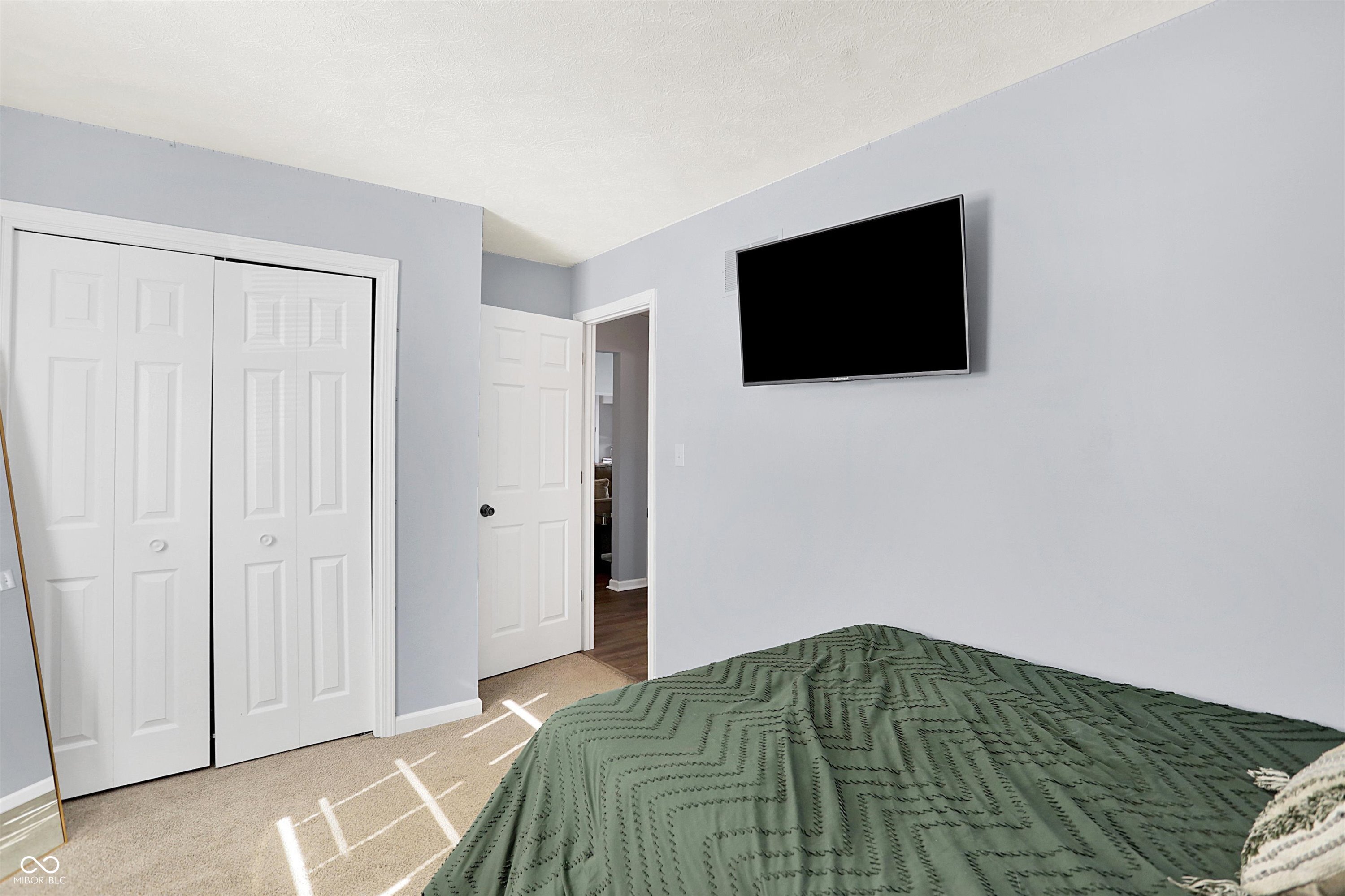4925 Royal Orbit Court