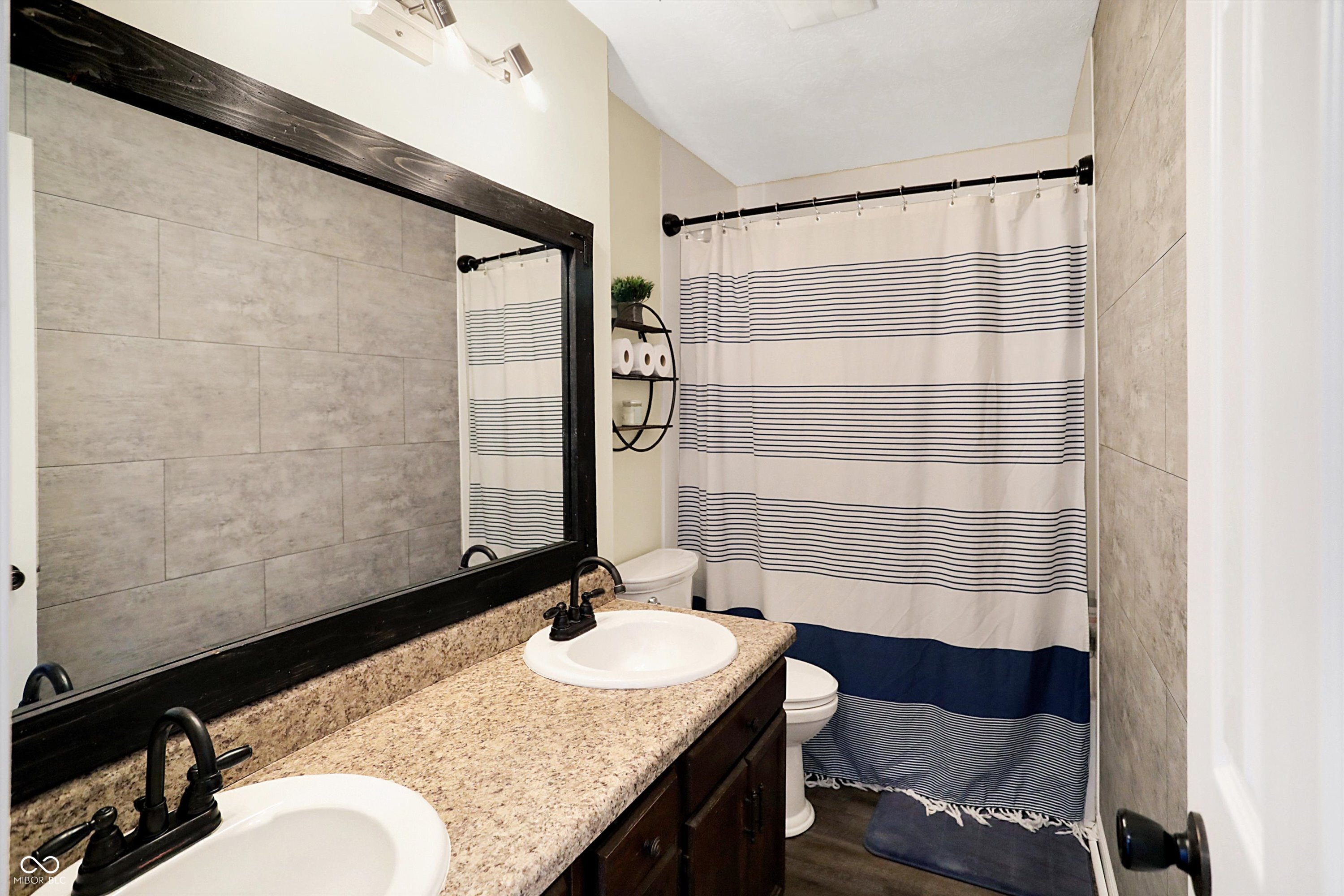 4925 Royal Orbit Court