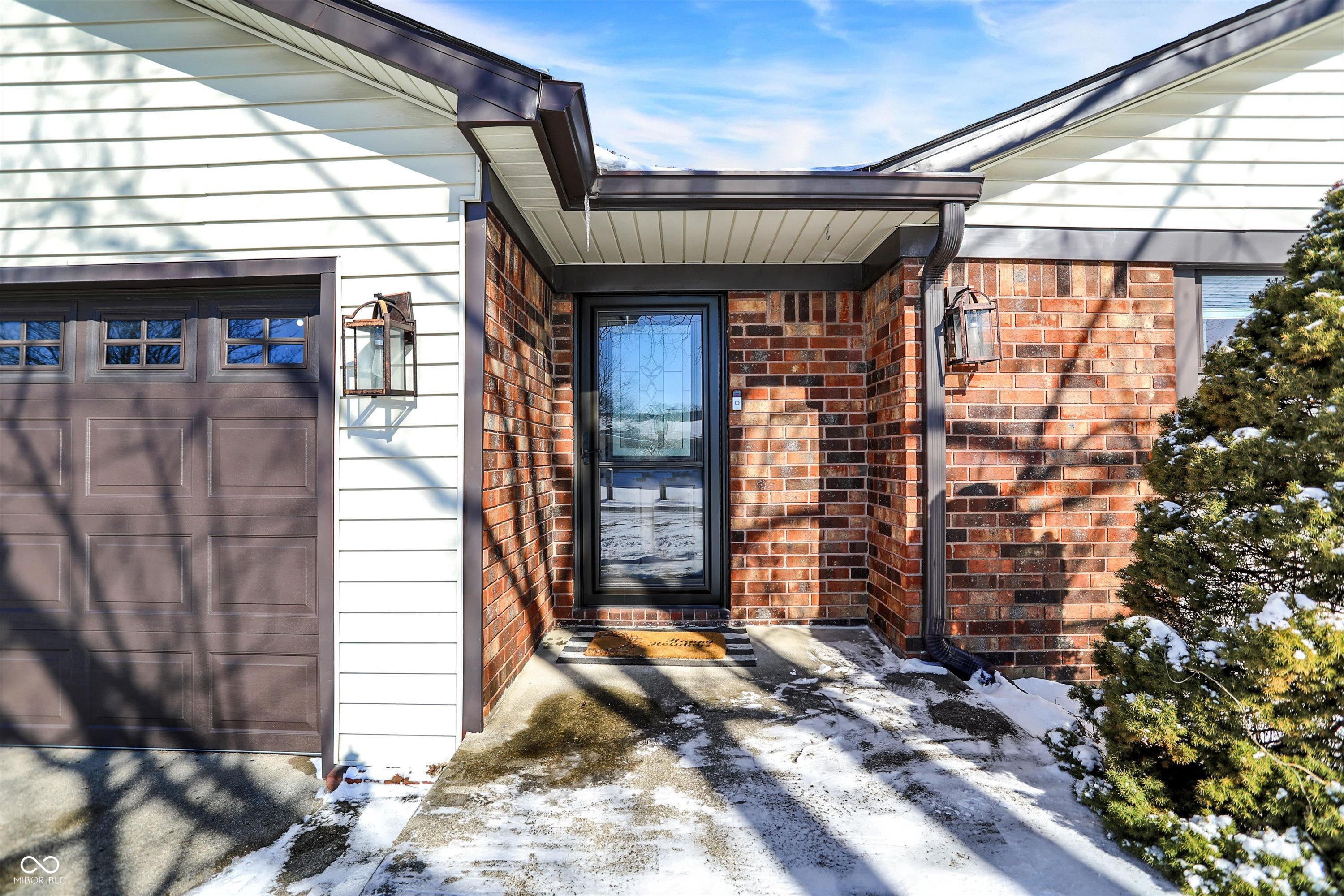 4925 Royal Orbit Court