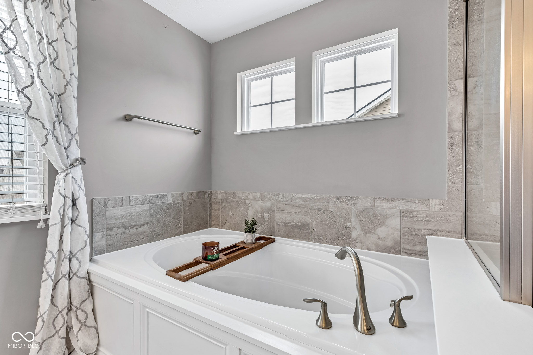 5556 W Compass Point