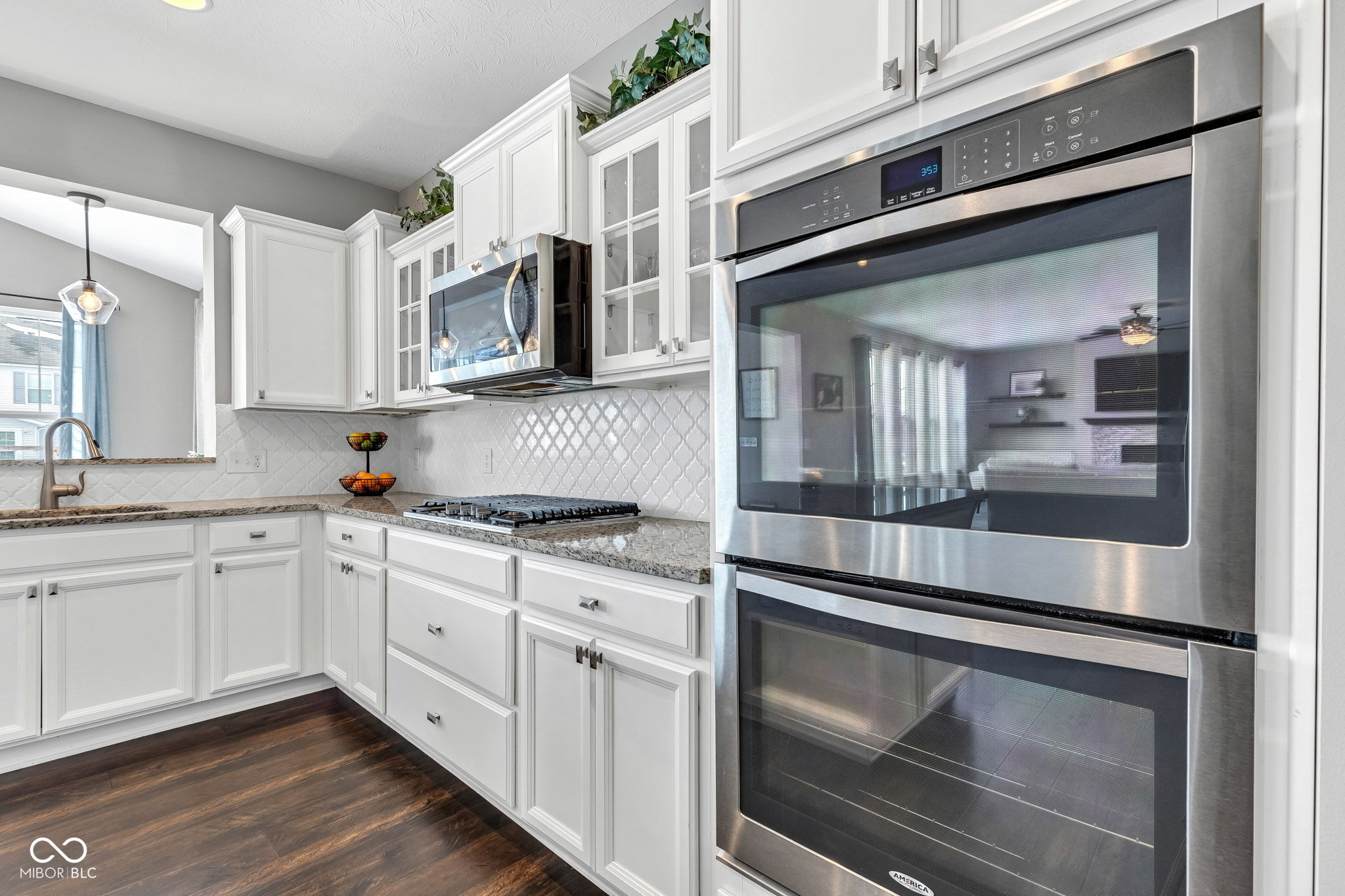 5556 W Compass Point