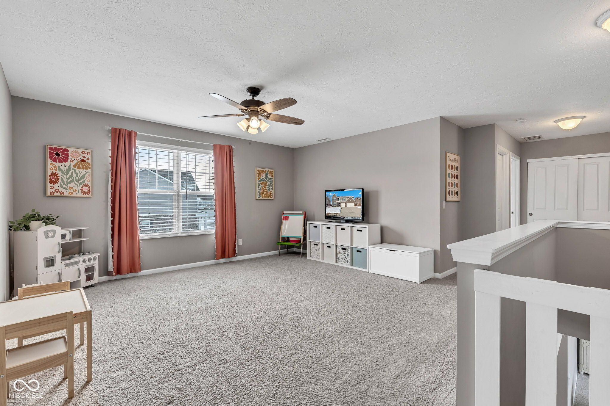 5556 W Compass Point