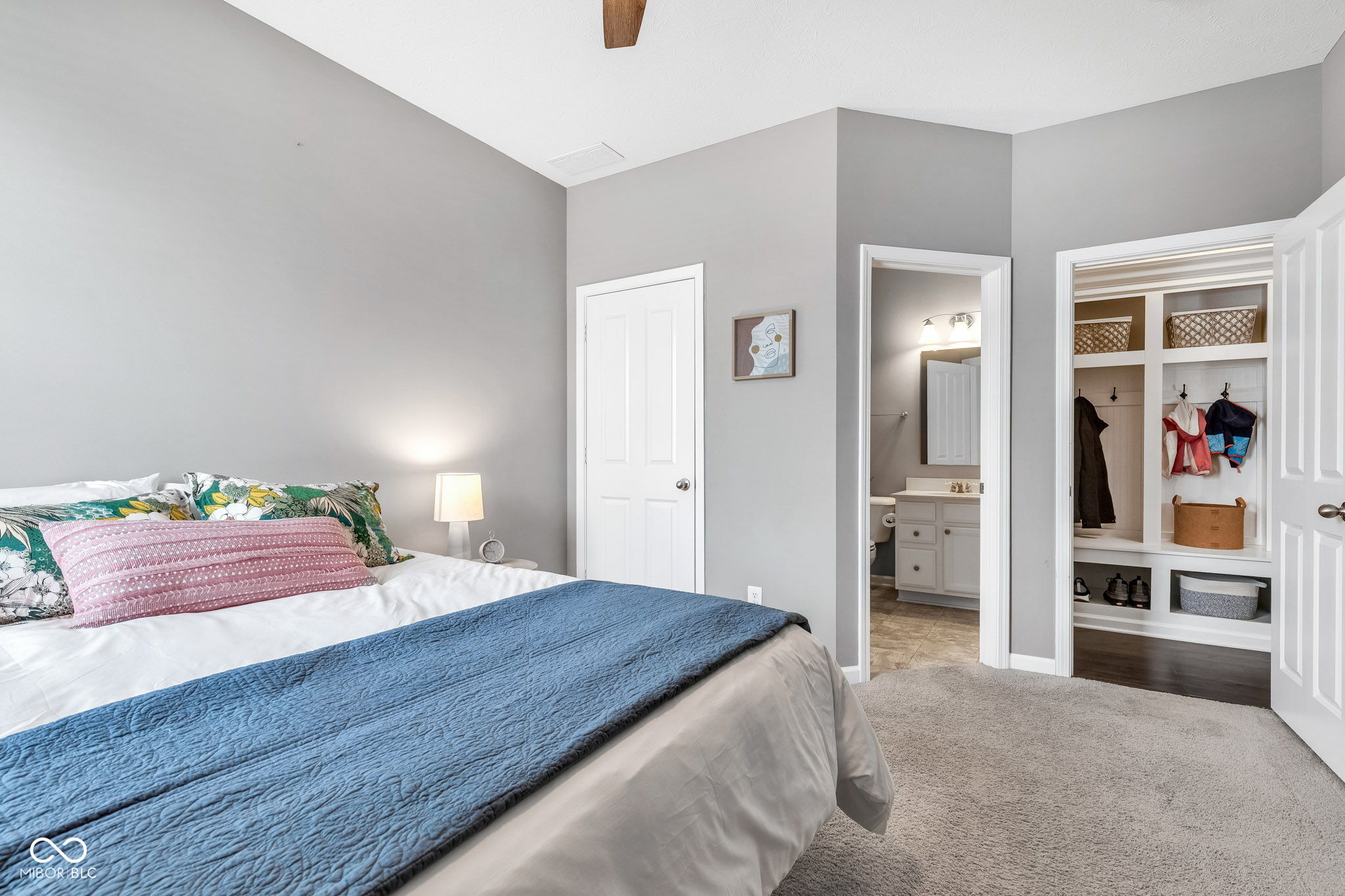 5556 W Compass Point