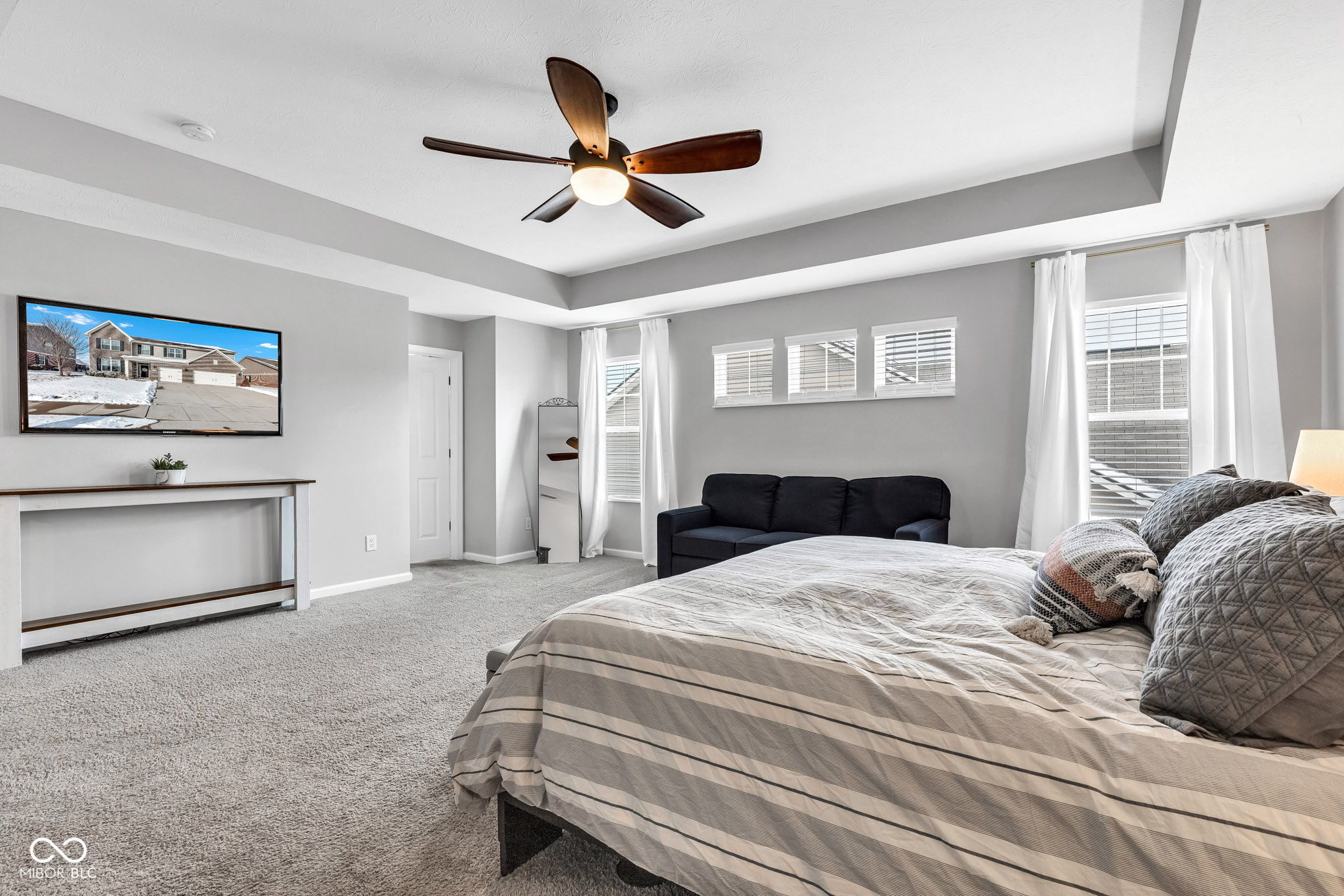 5556 W Compass Point