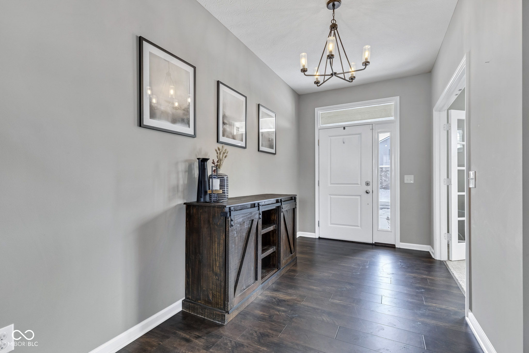 5556 W Compass Point