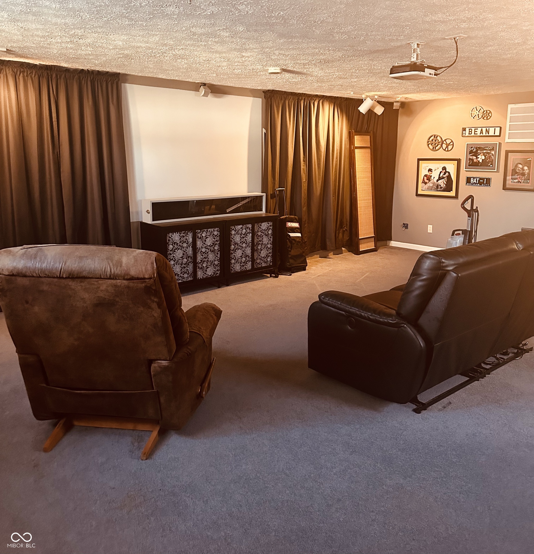 2317 Lincoln Drive