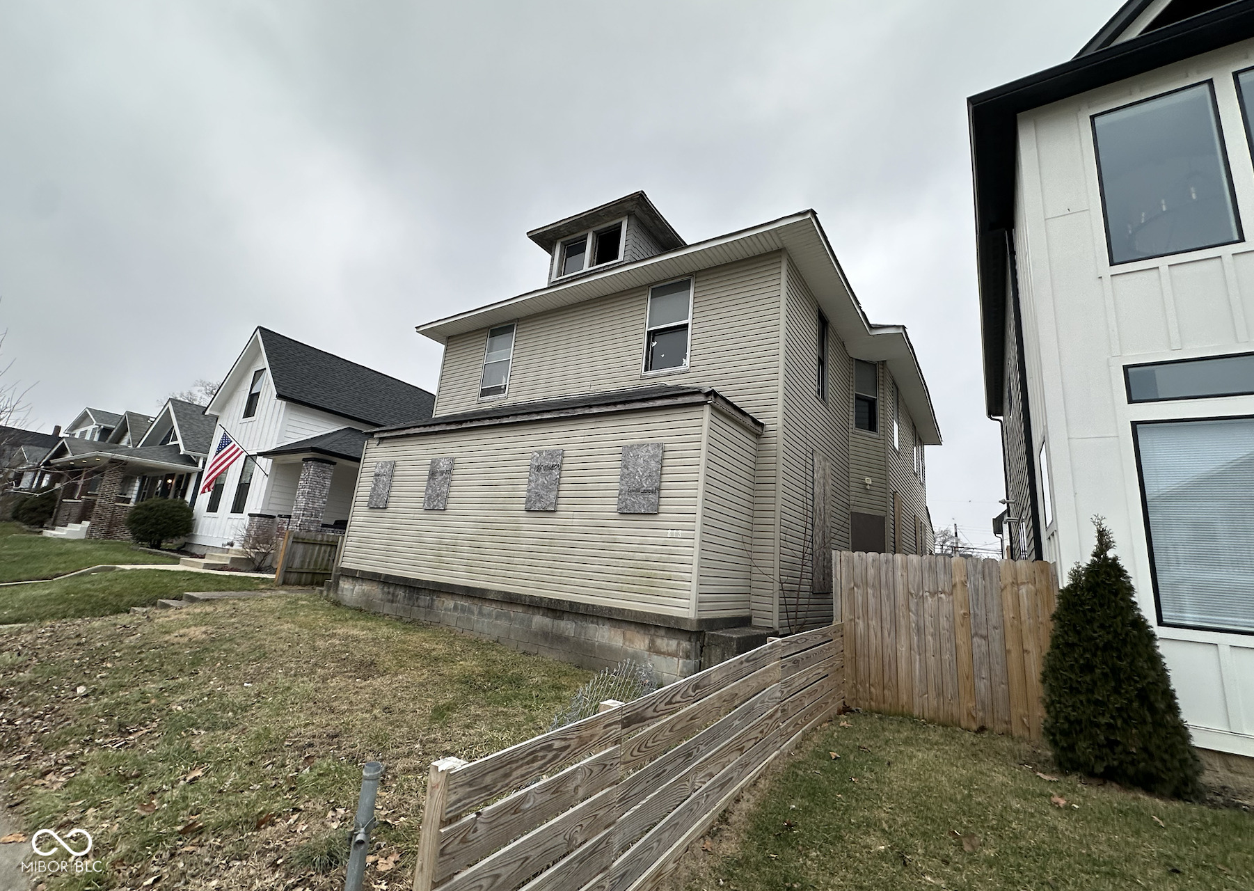 813 E Minnesota Street