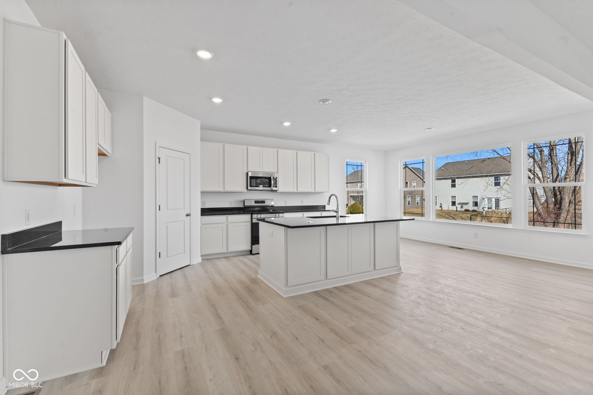 6890 Enclave Drive