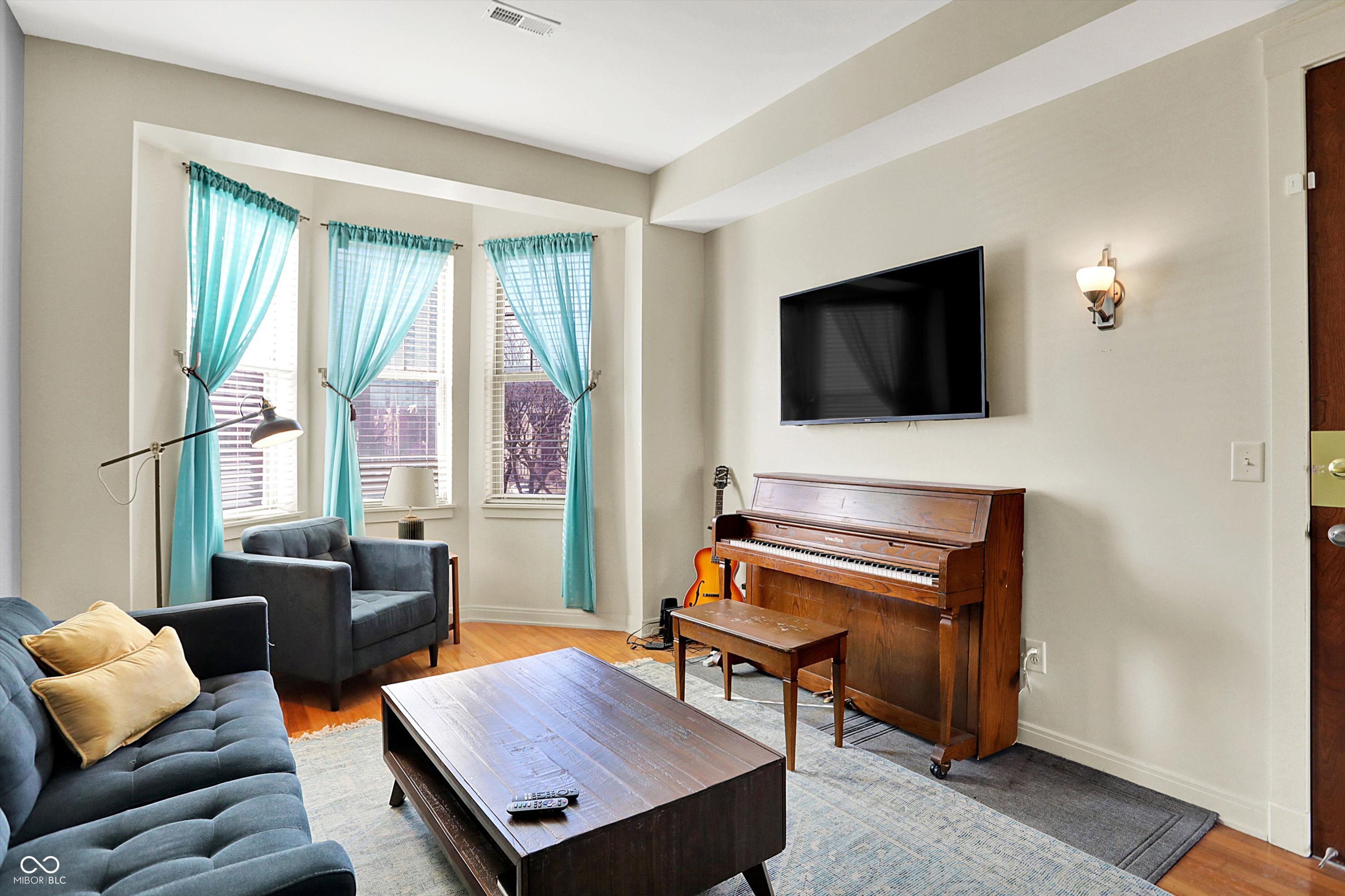 402 E New York Street Unit: 302