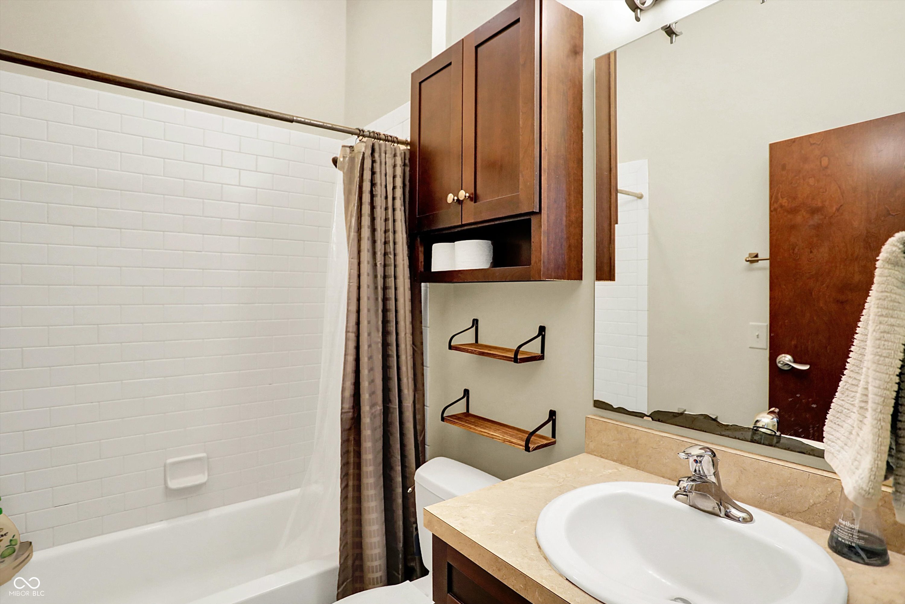 402 E New York Street Unit: 302