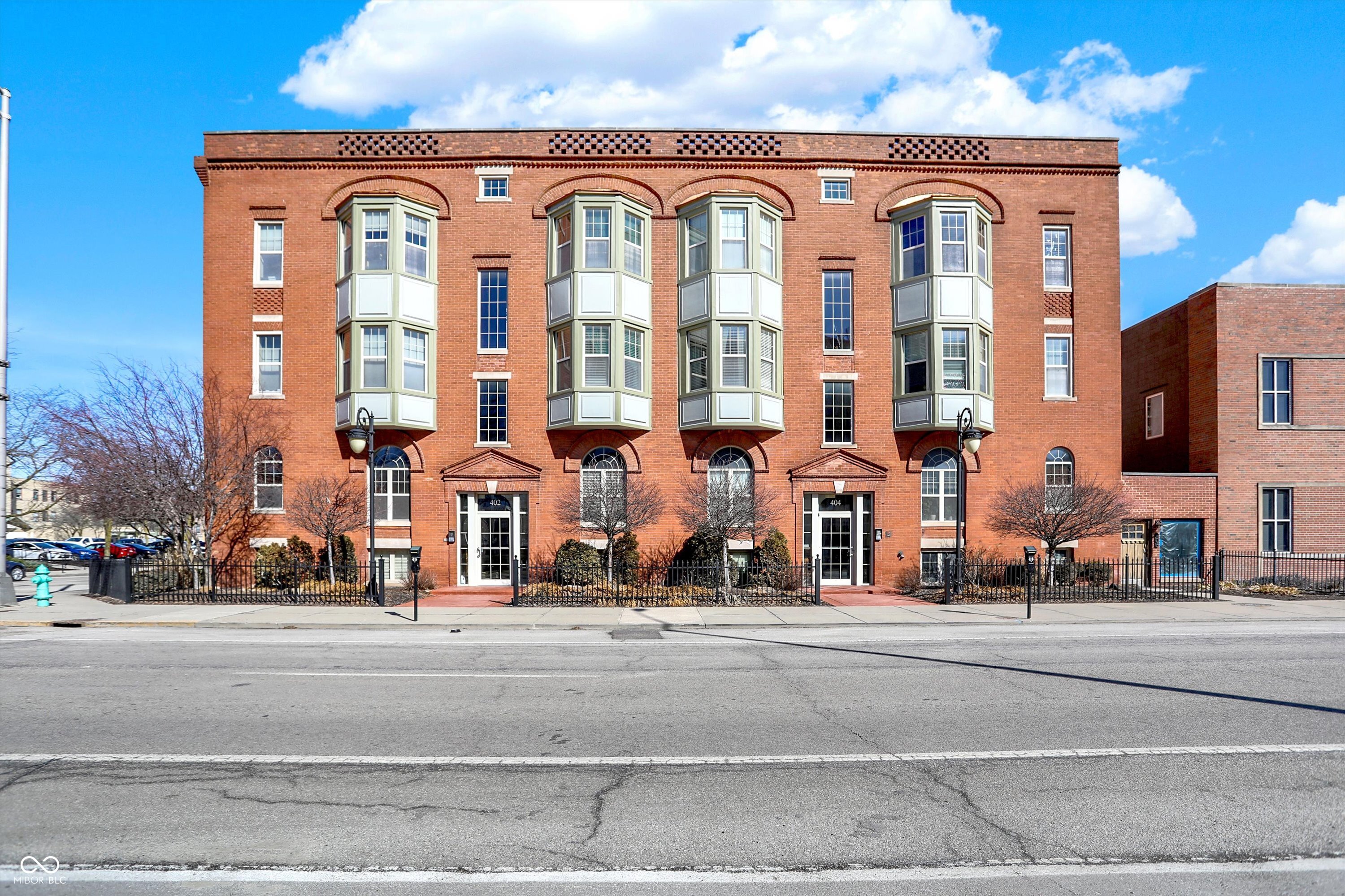 402 E New York Street Unit: 302