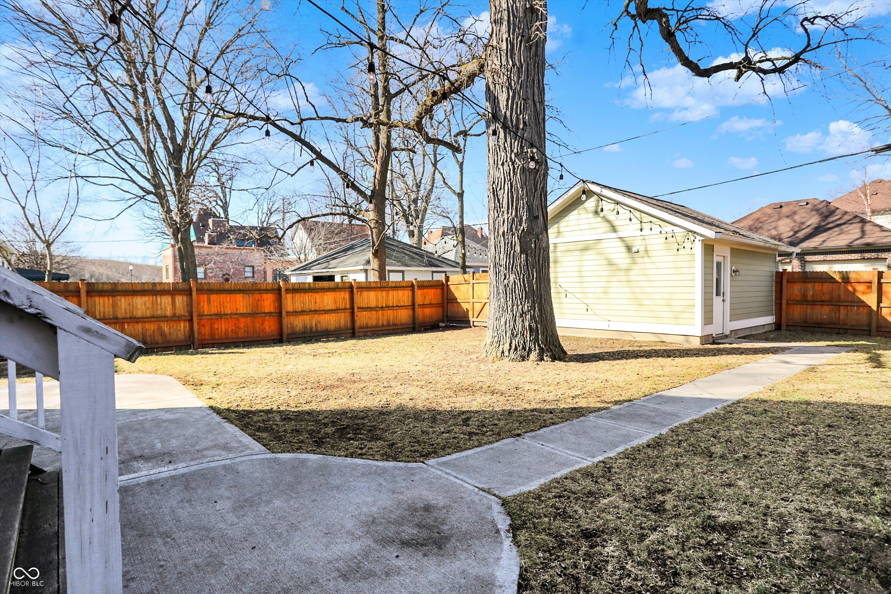 1422 Carrollton Avenue