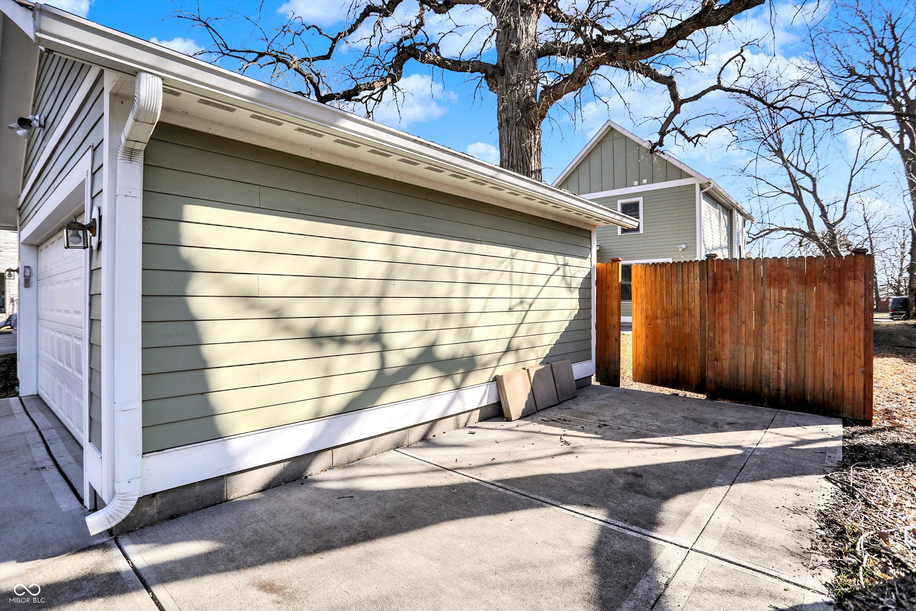 1422 Carrollton Avenue