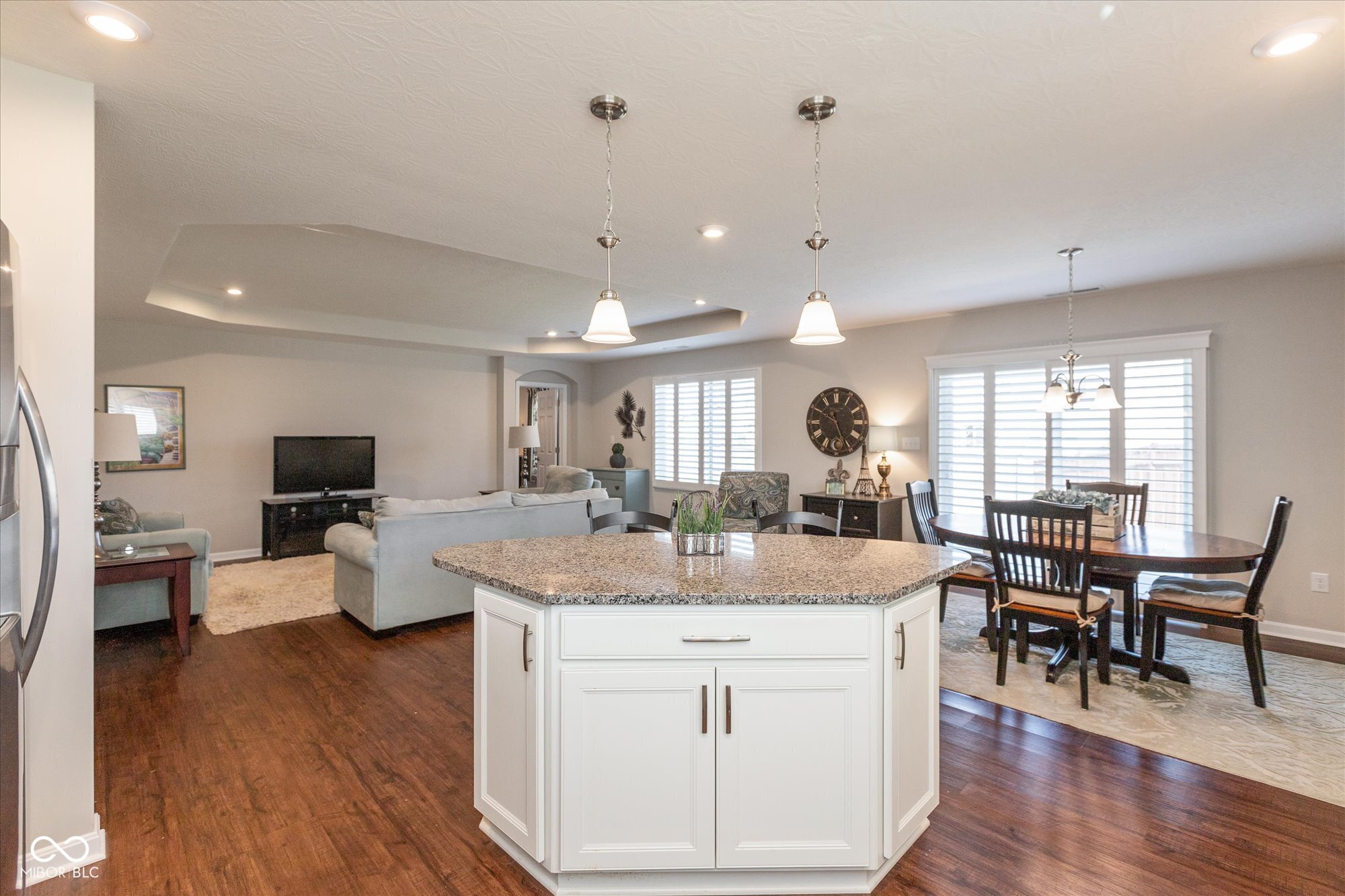 6400 Woodland Lane