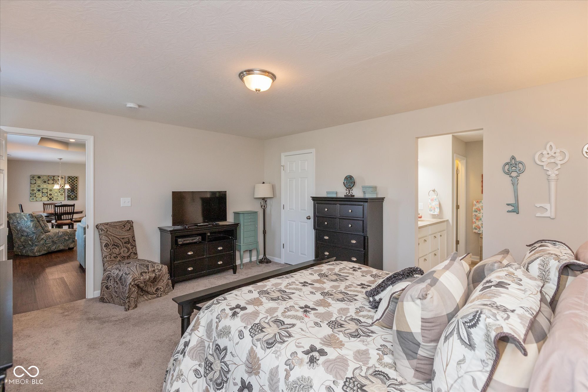 6400 Woodland Lane