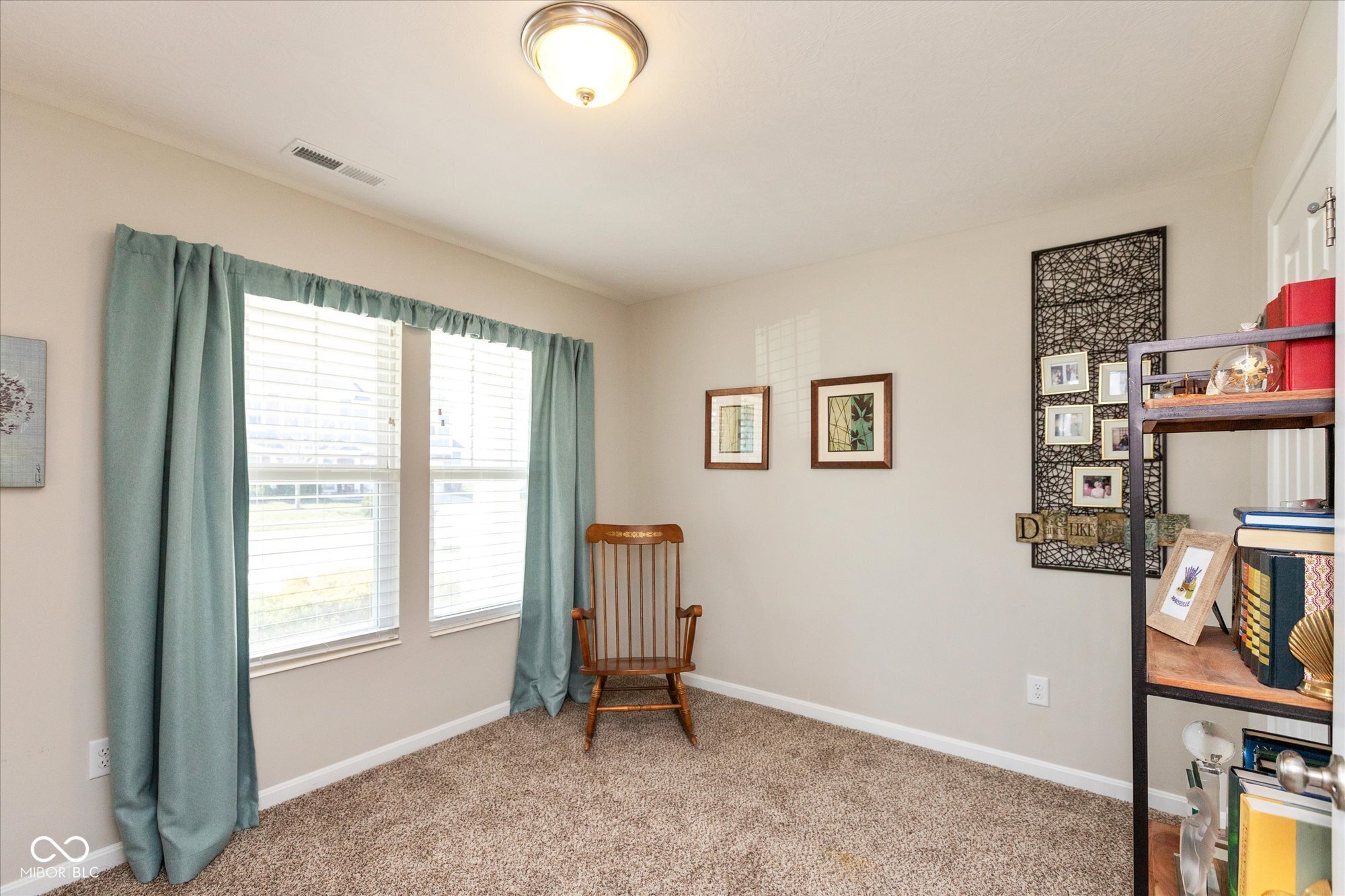 6400 Woodland Lane