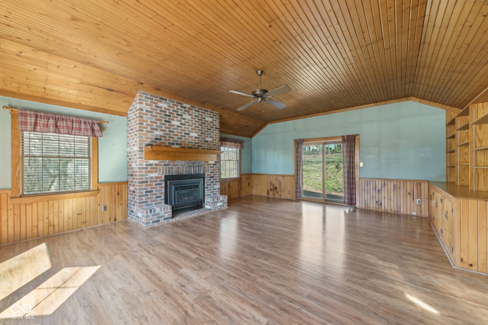 1124 Woodlawn Drive