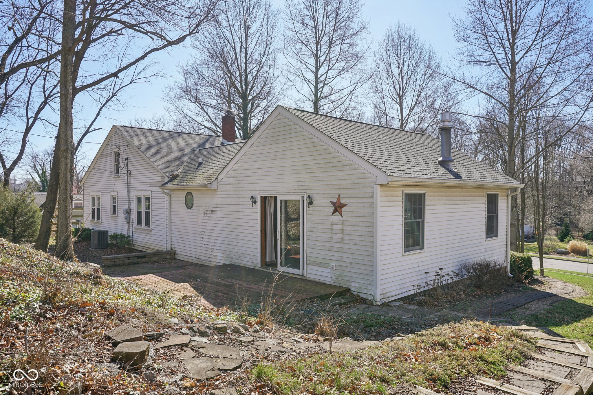 1124 Woodlawn Drive