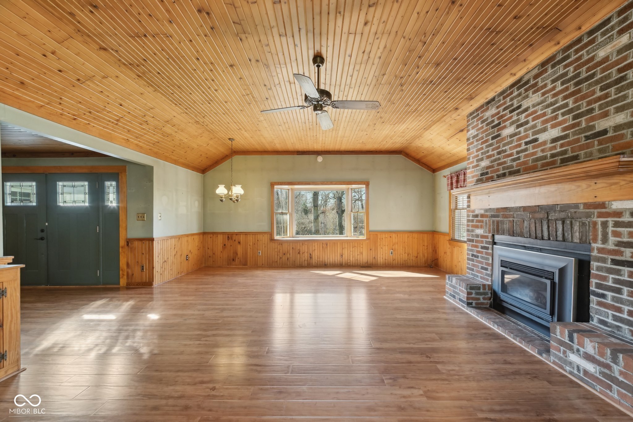 1124 Woodlawn Drive