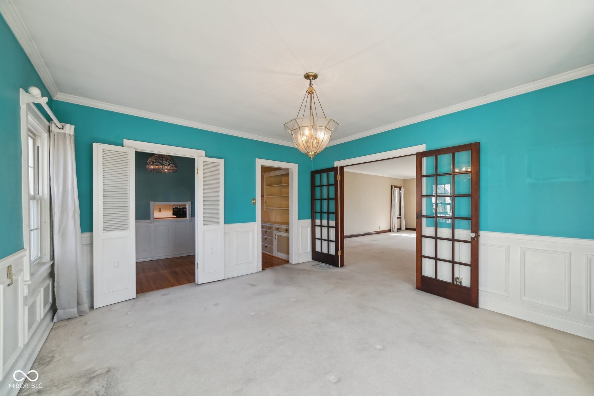 1124 Woodlawn Drive