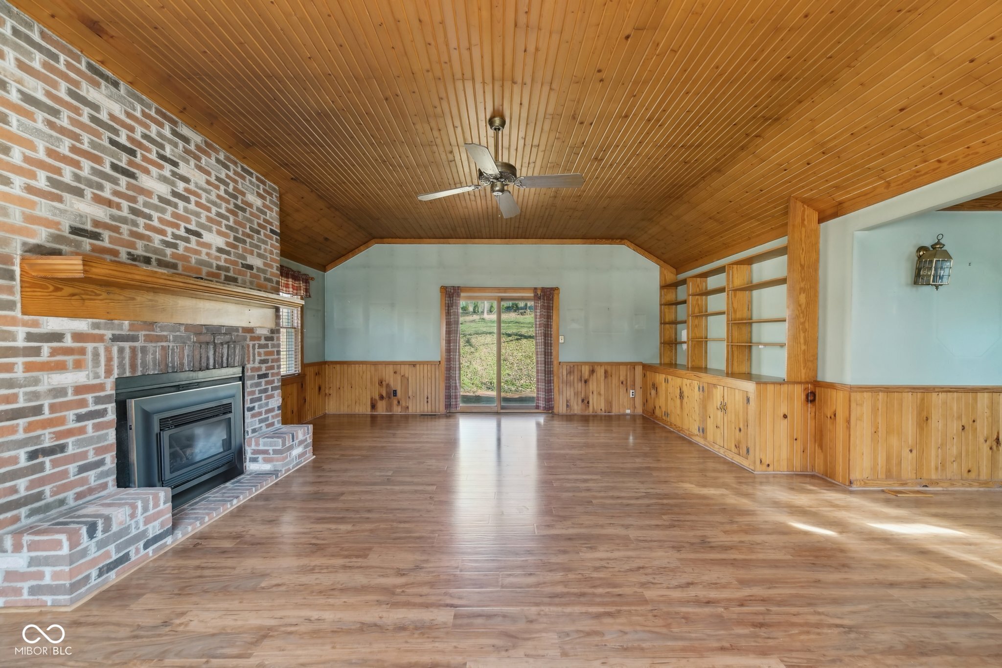 1124 Woodlawn Drive