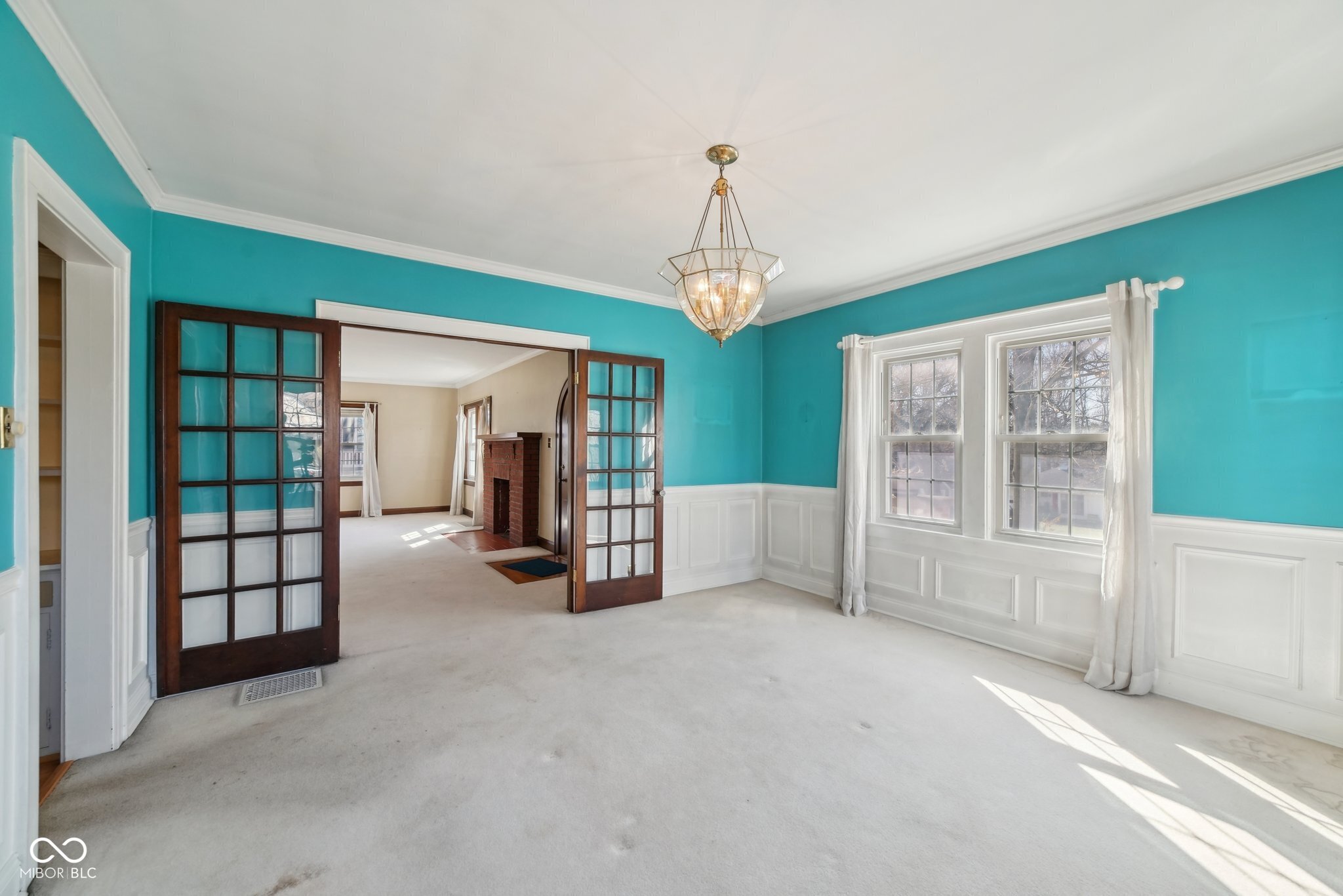 1124 Woodlawn Drive