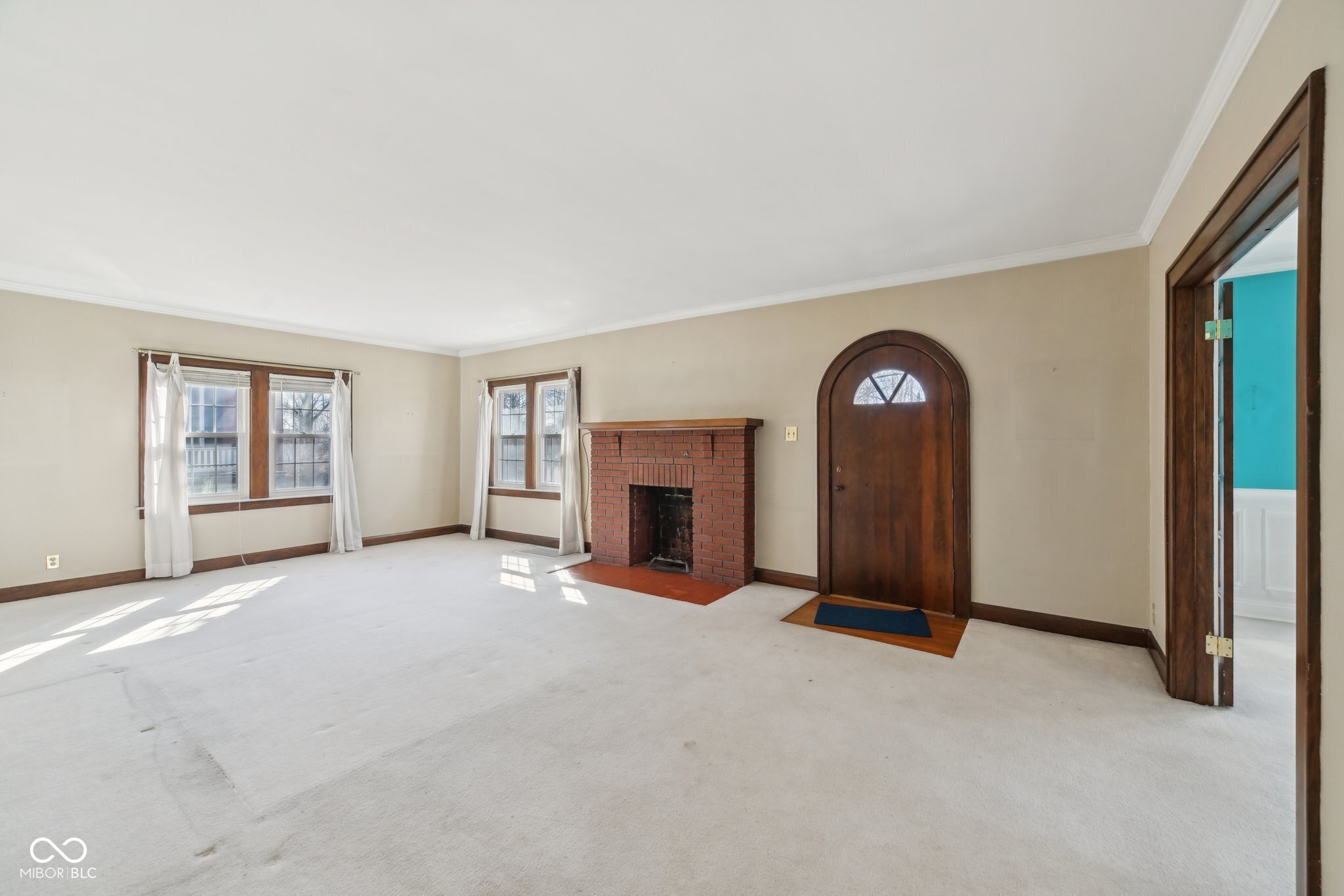 1124 Woodlawn Drive