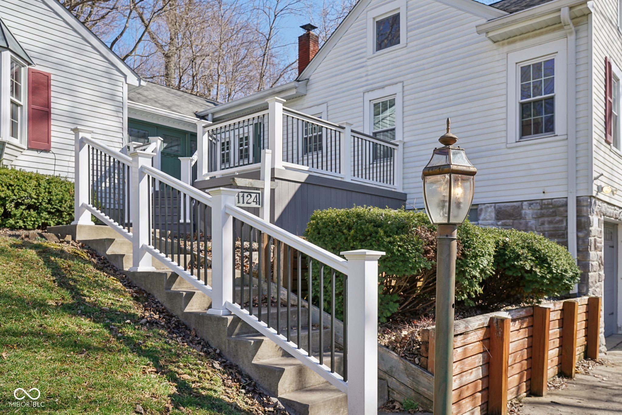 1124 Woodlawn Drive