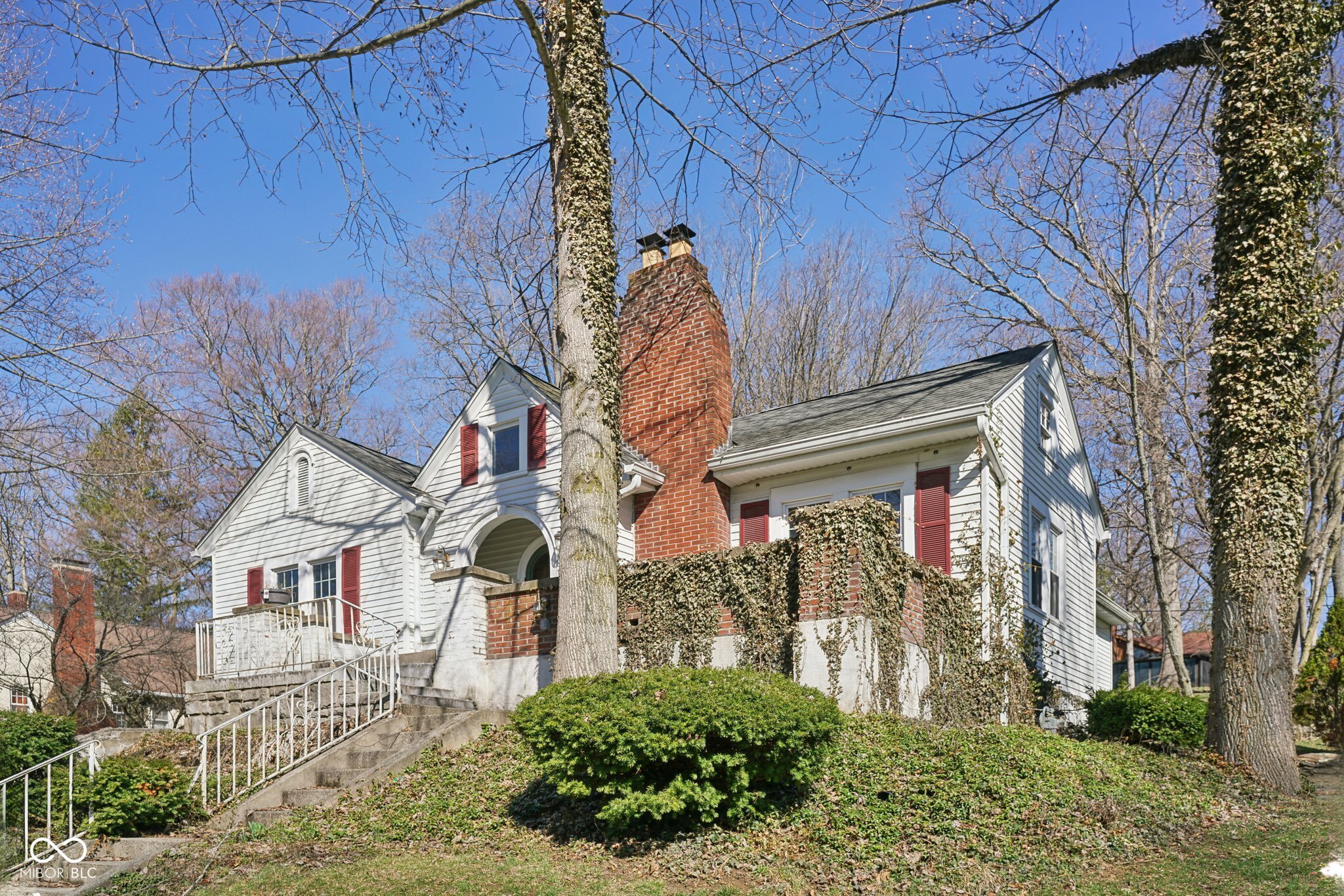 1124 Woodlawn Drive