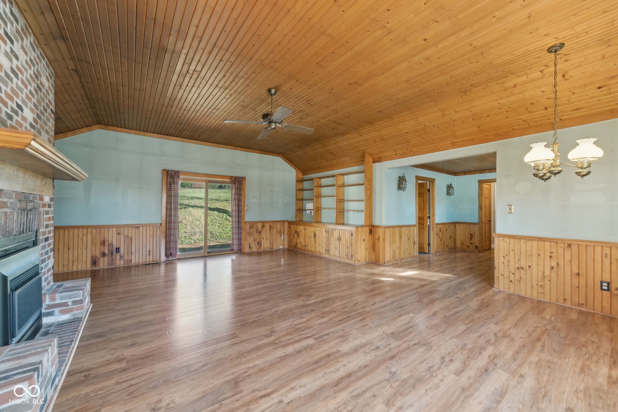 1124 Woodlawn Drive