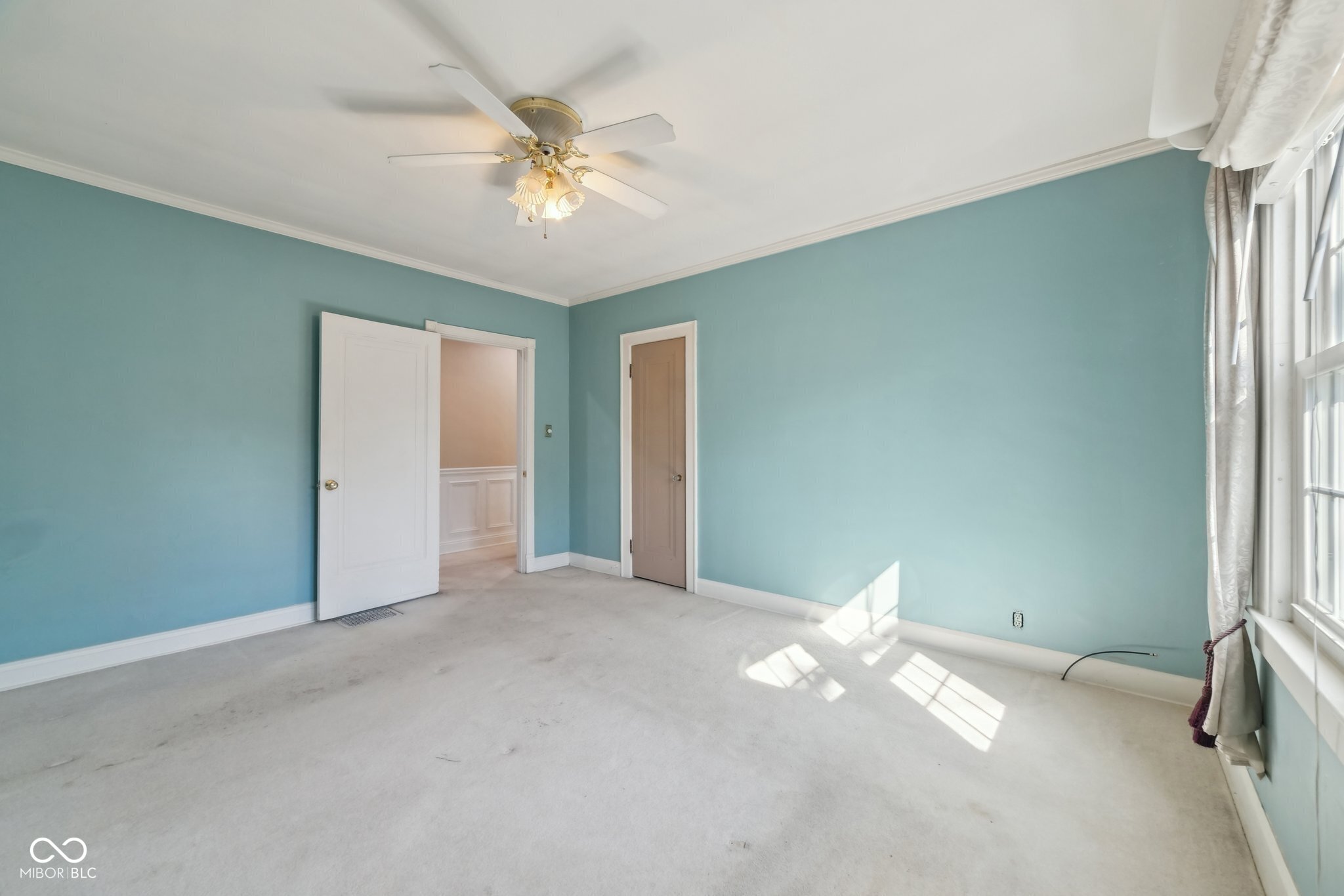 1124 Woodlawn Drive