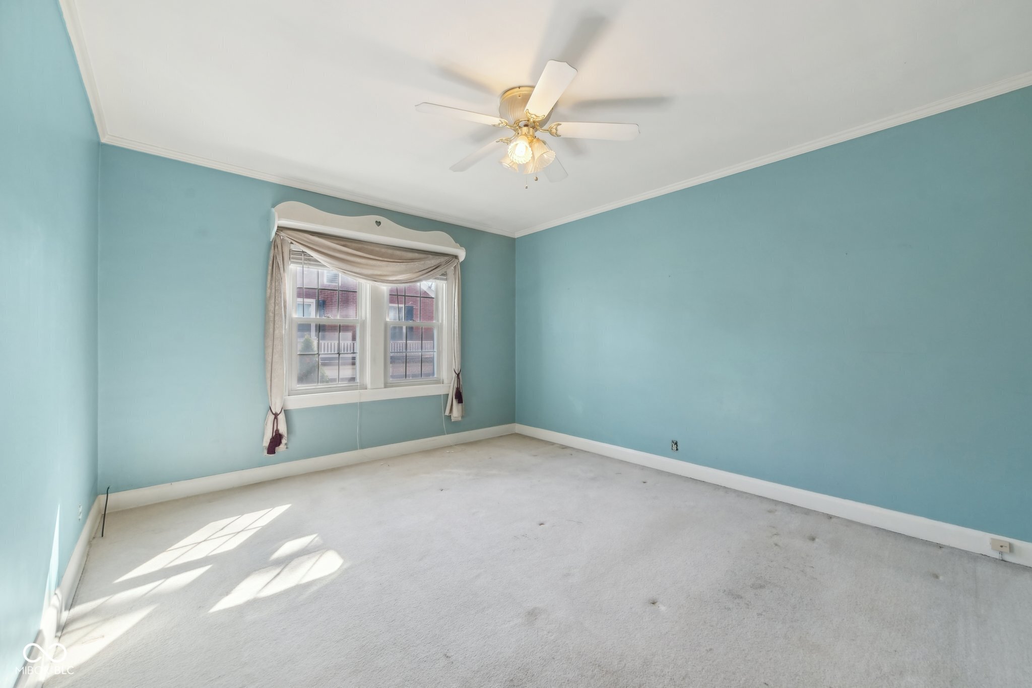 1124 Woodlawn Drive