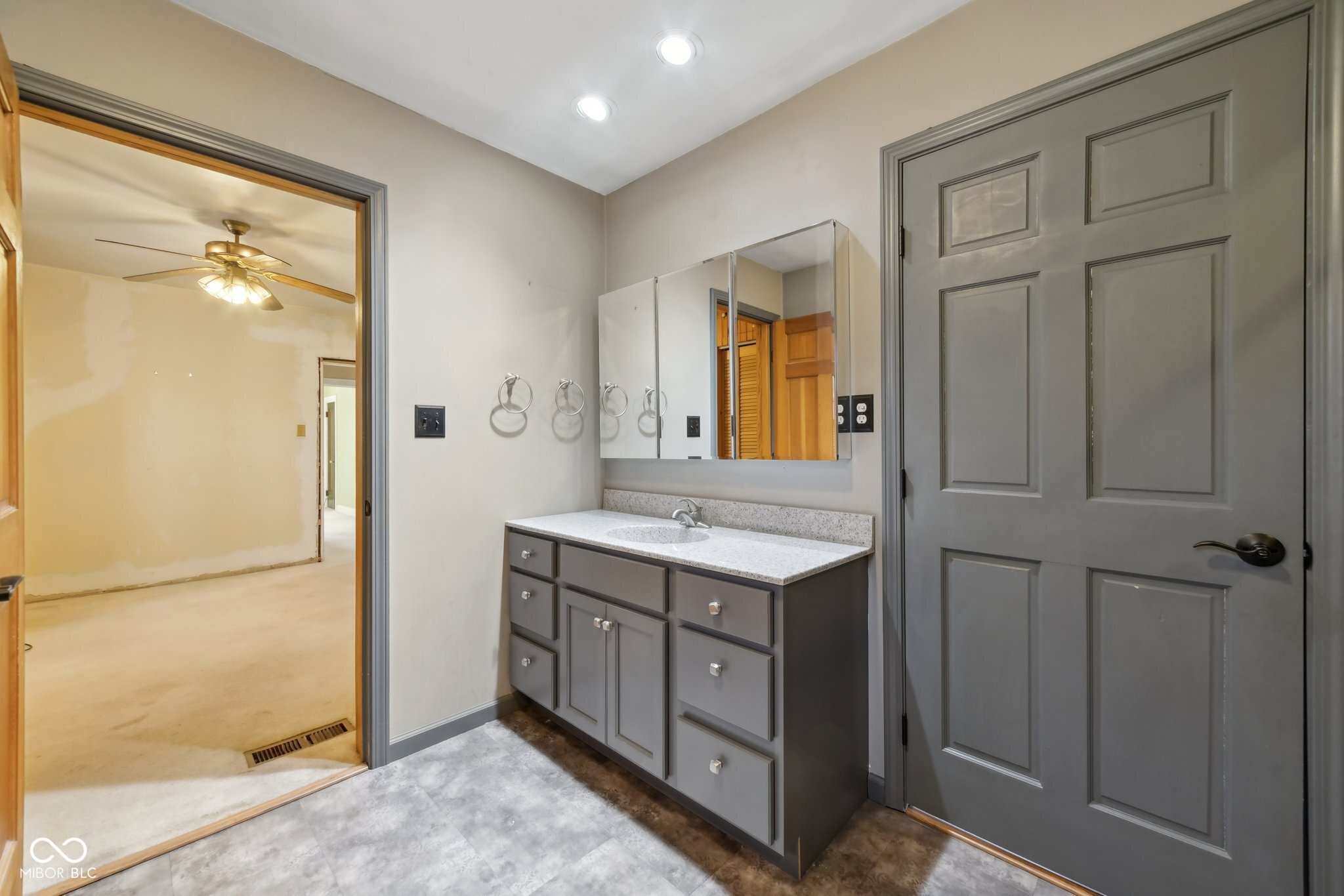 1124 Woodlawn Drive
