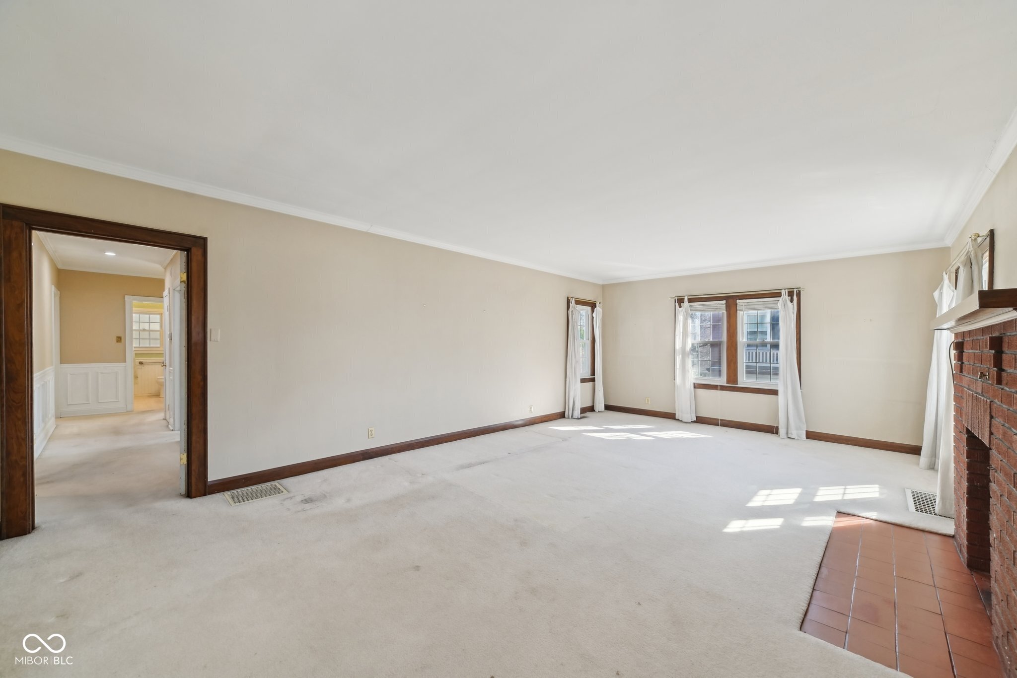 1124 Woodlawn Drive