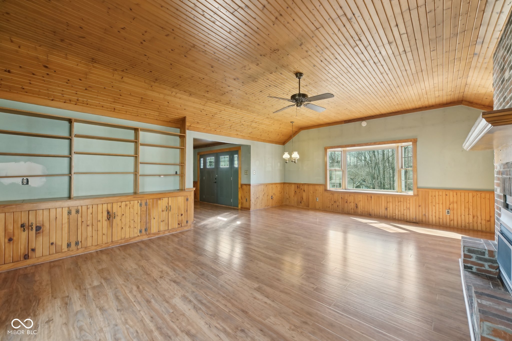 1124 Woodlawn Drive