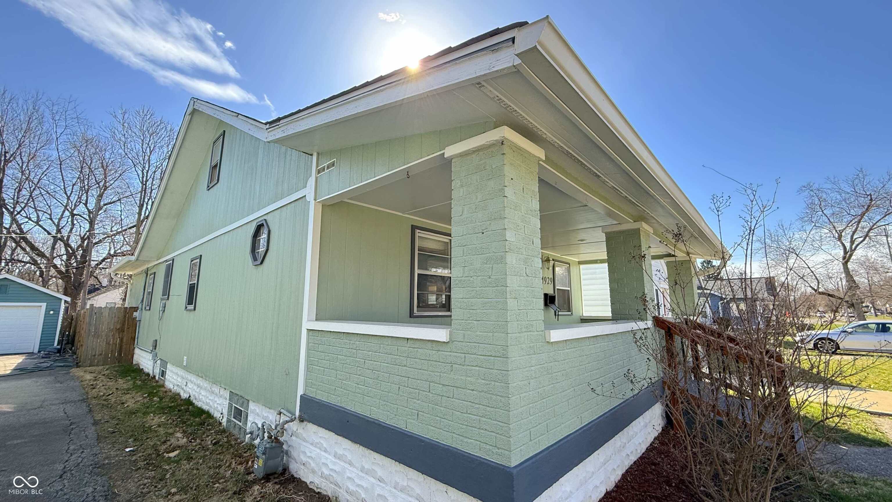 4929 Kingsley Drive