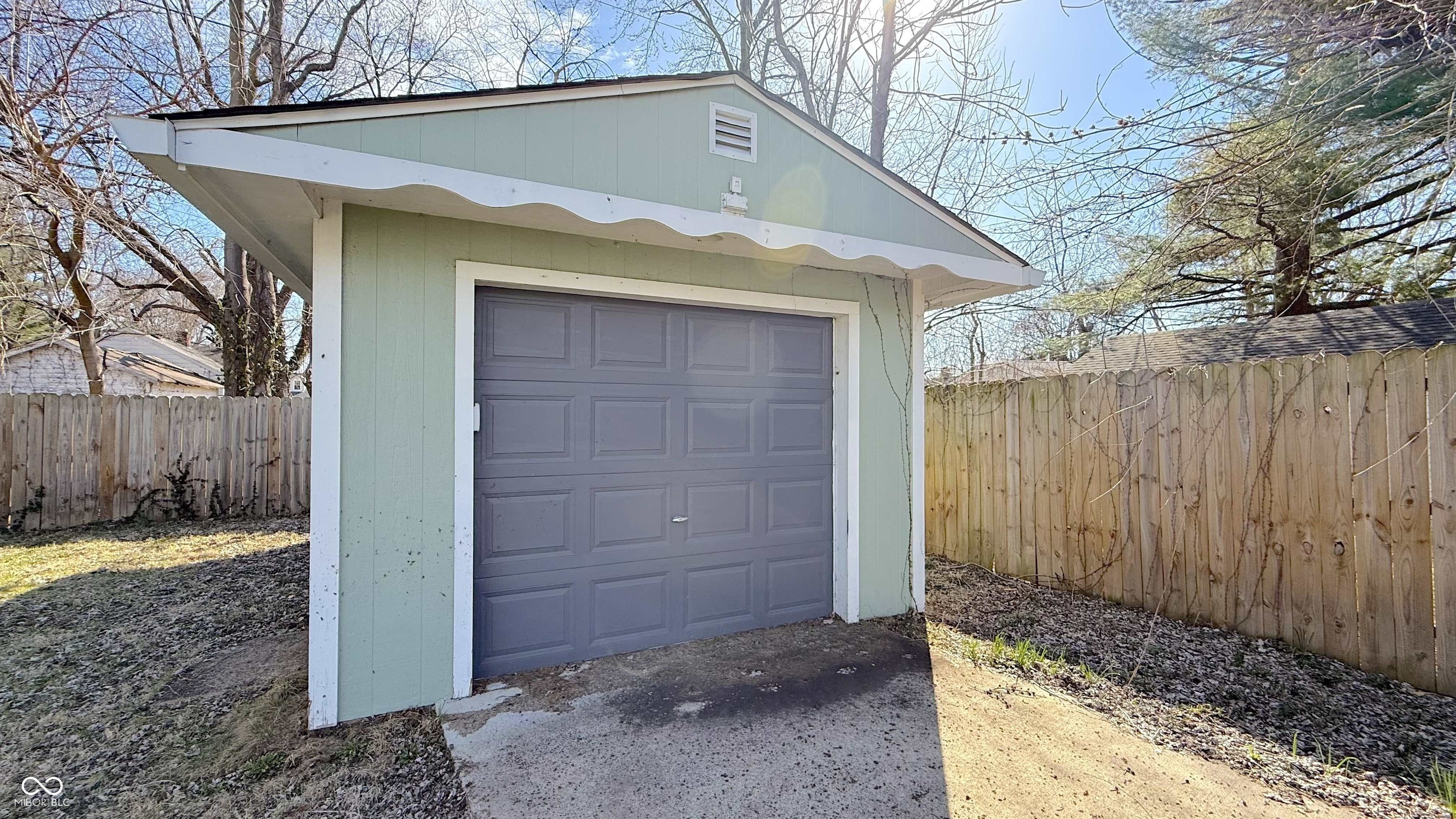 4929 Kingsley Drive